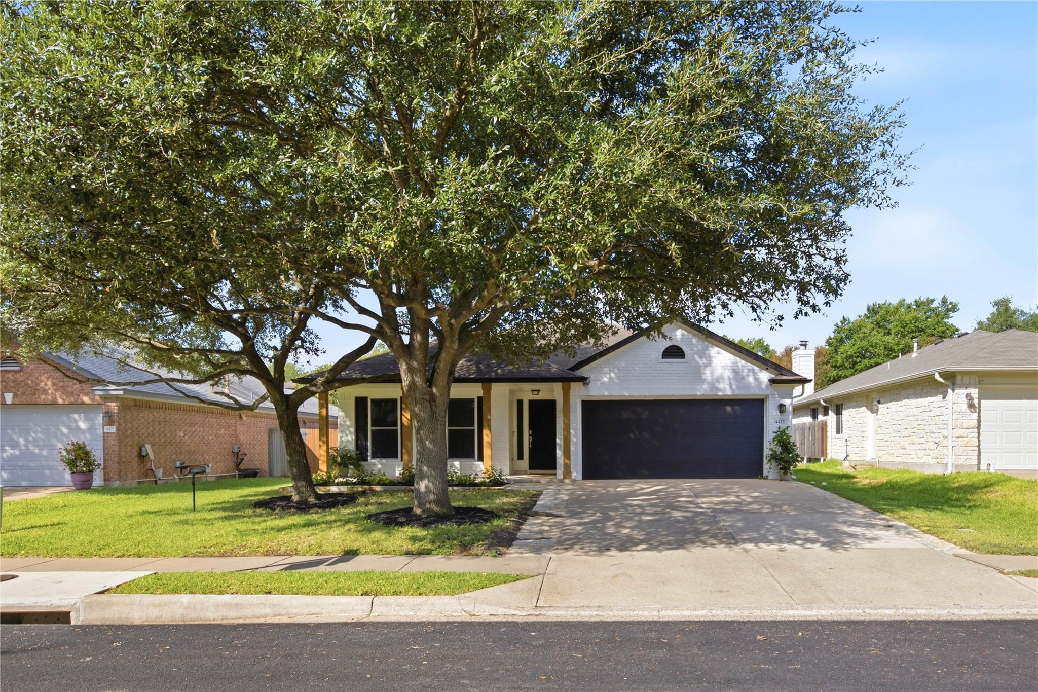 4425 Chickasaw Ct Property Photo 2