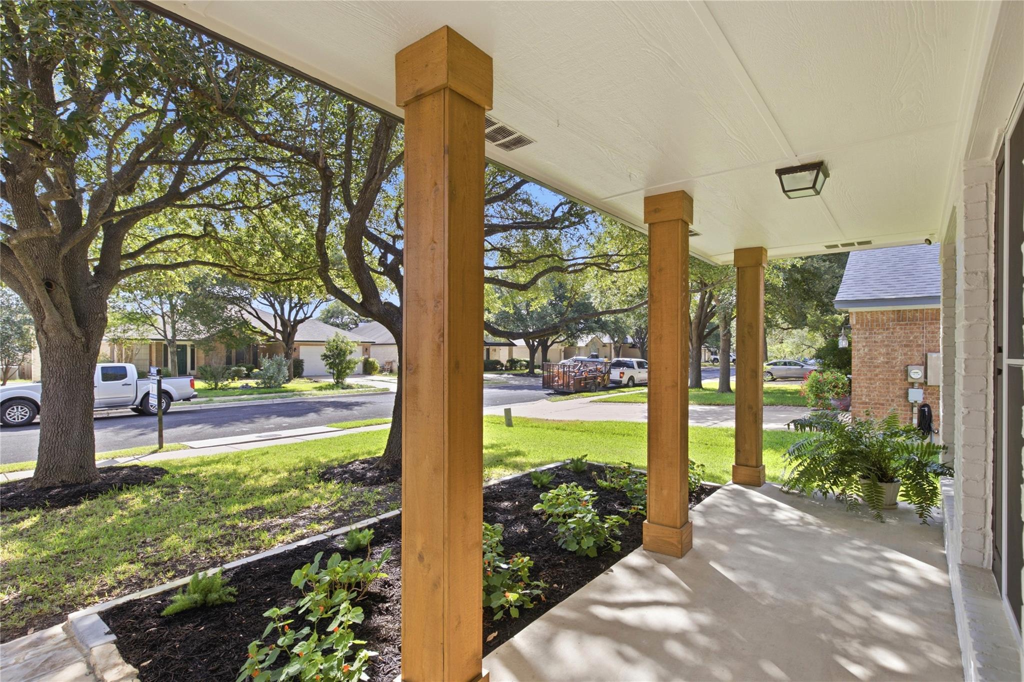 4425 Chickasaw Ct Property Photo 4