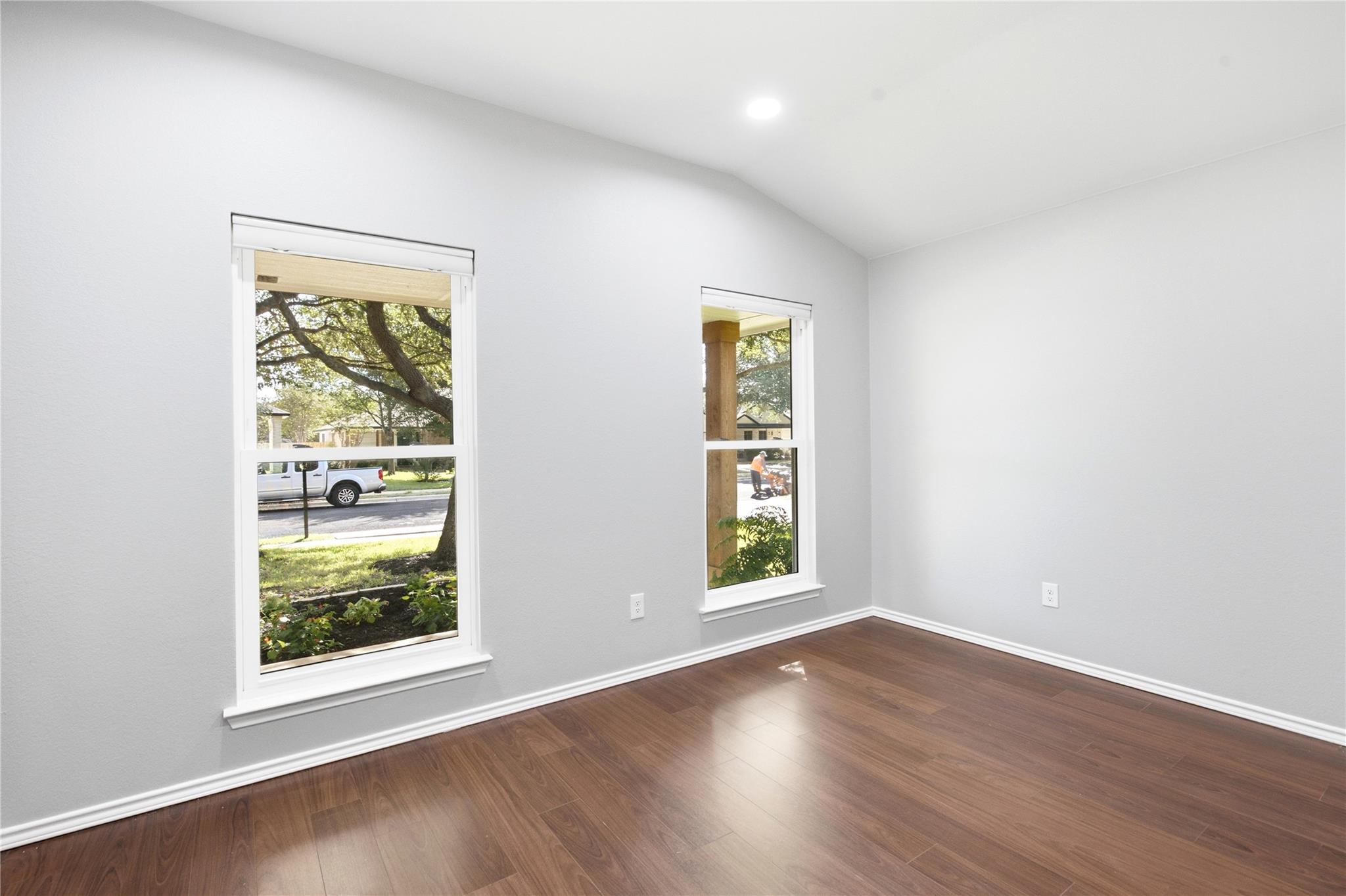 4425 Chickasaw Ct Property Photo 6