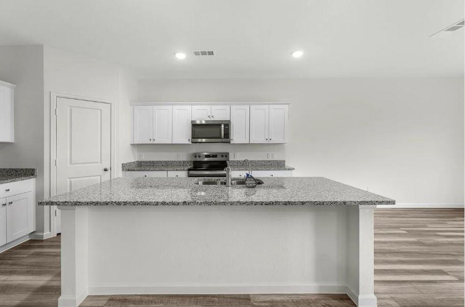1432 Morris Loop Property Photo 2