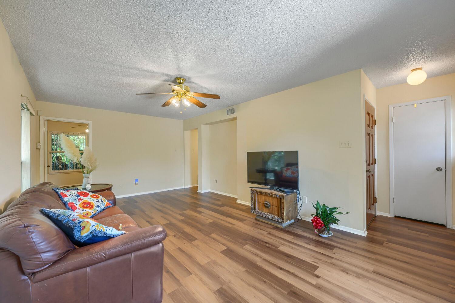 909 E Oltorf St #201 Property Photo 5