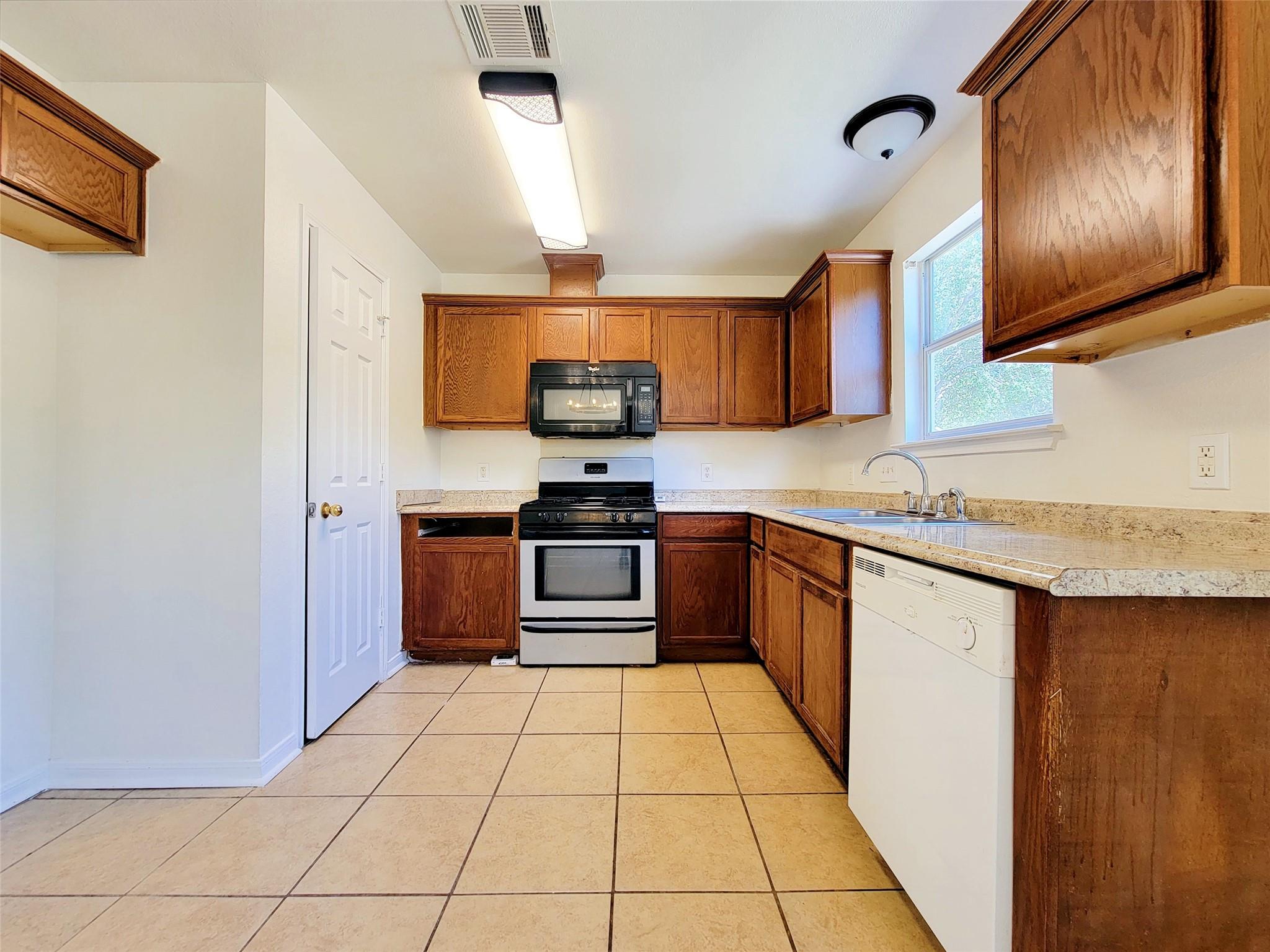 7400 Muffin Dr Property Photo 10