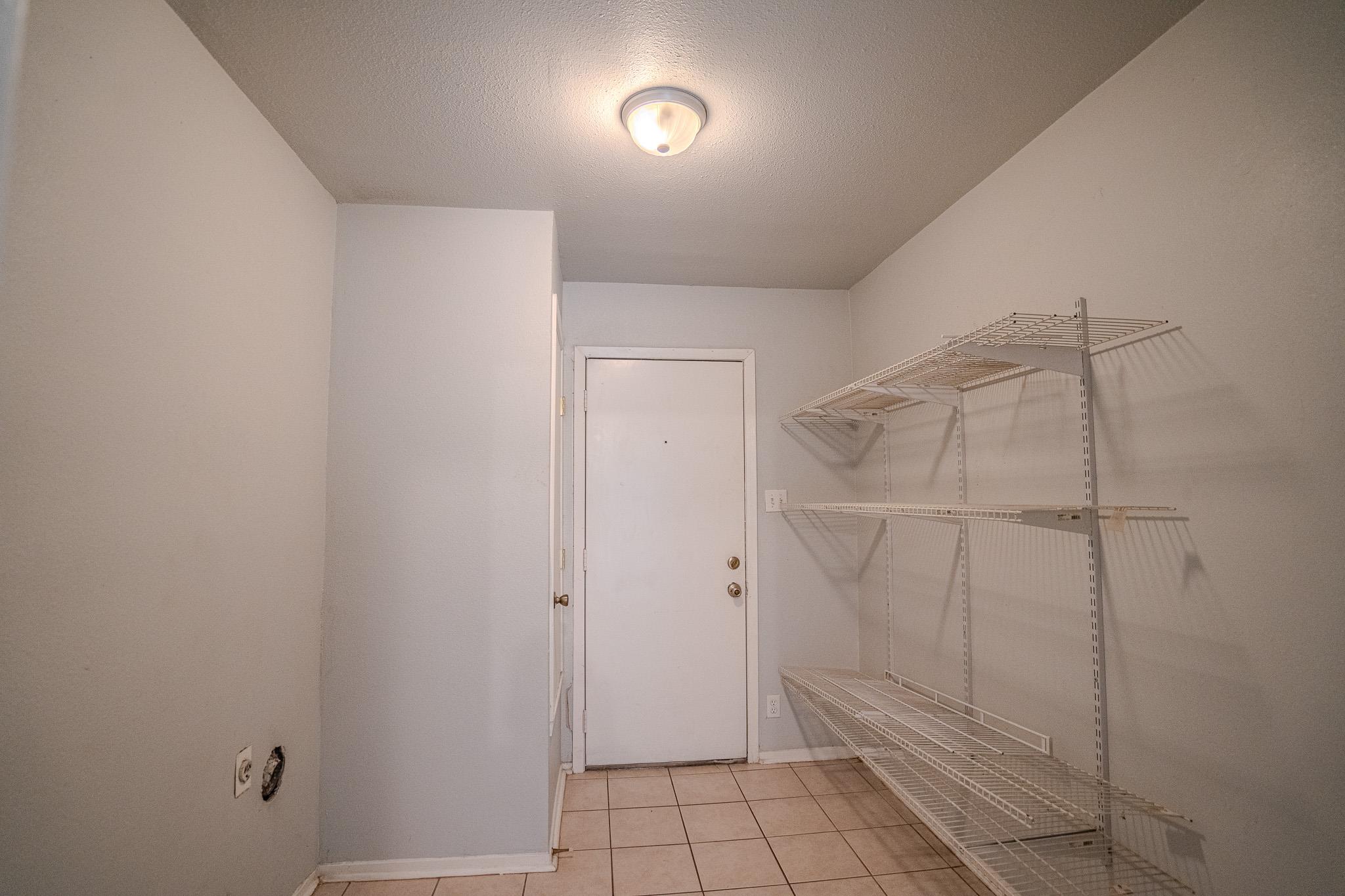 12403 Tree Line Dr #b Property Photo 8