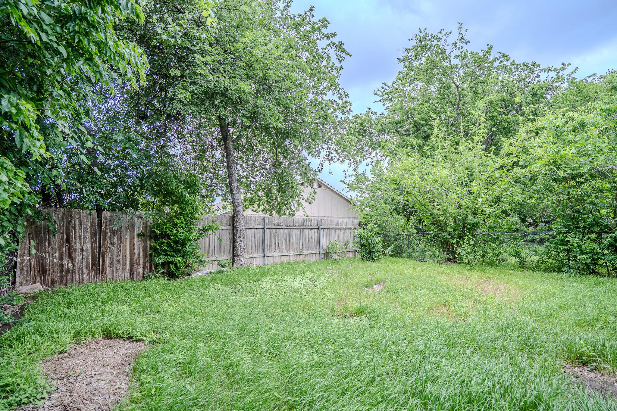 12403 Tree Line Dr #b Property Photo 15
