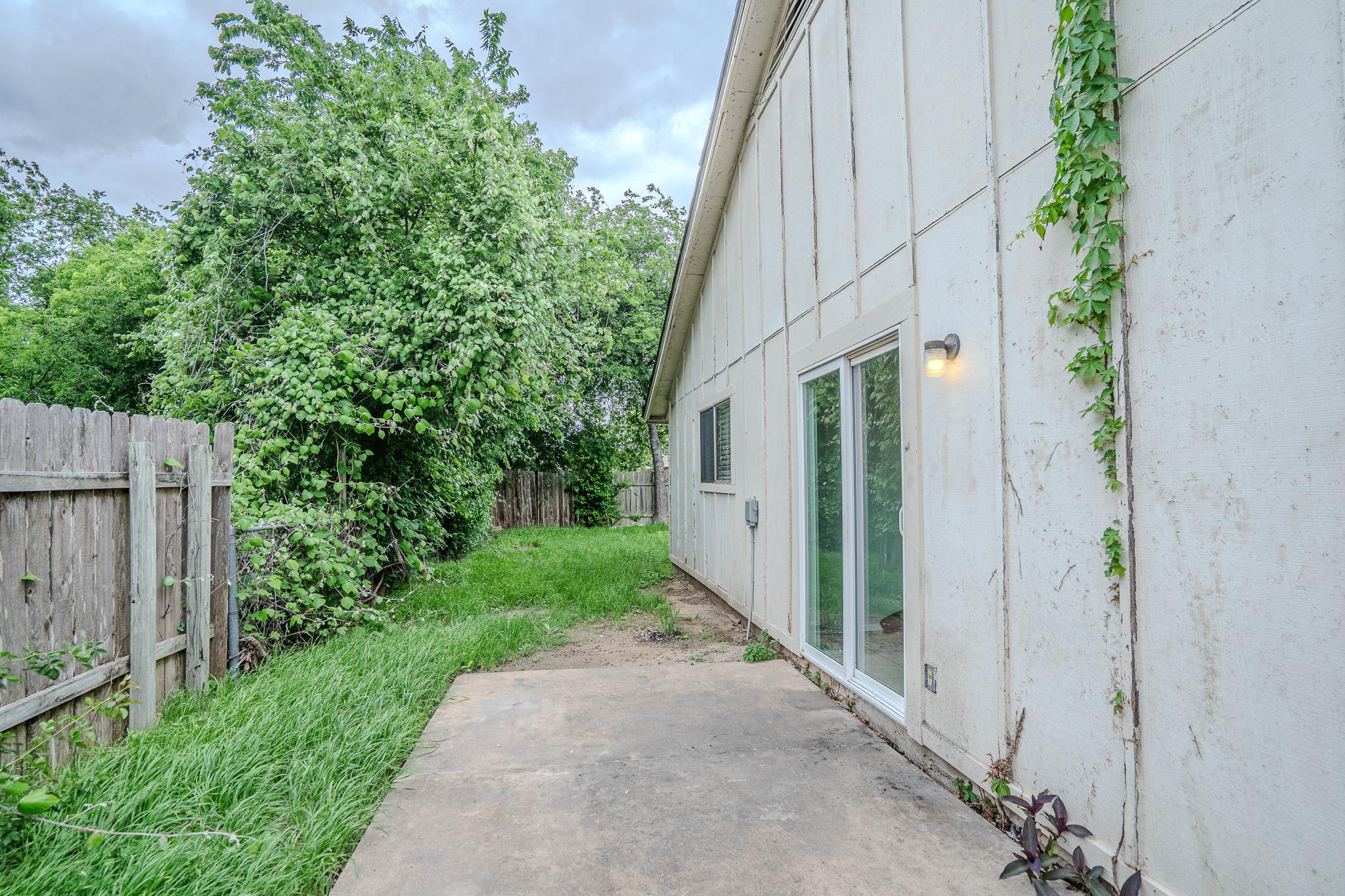 12403 Tree Line Dr #b Property Photo 16