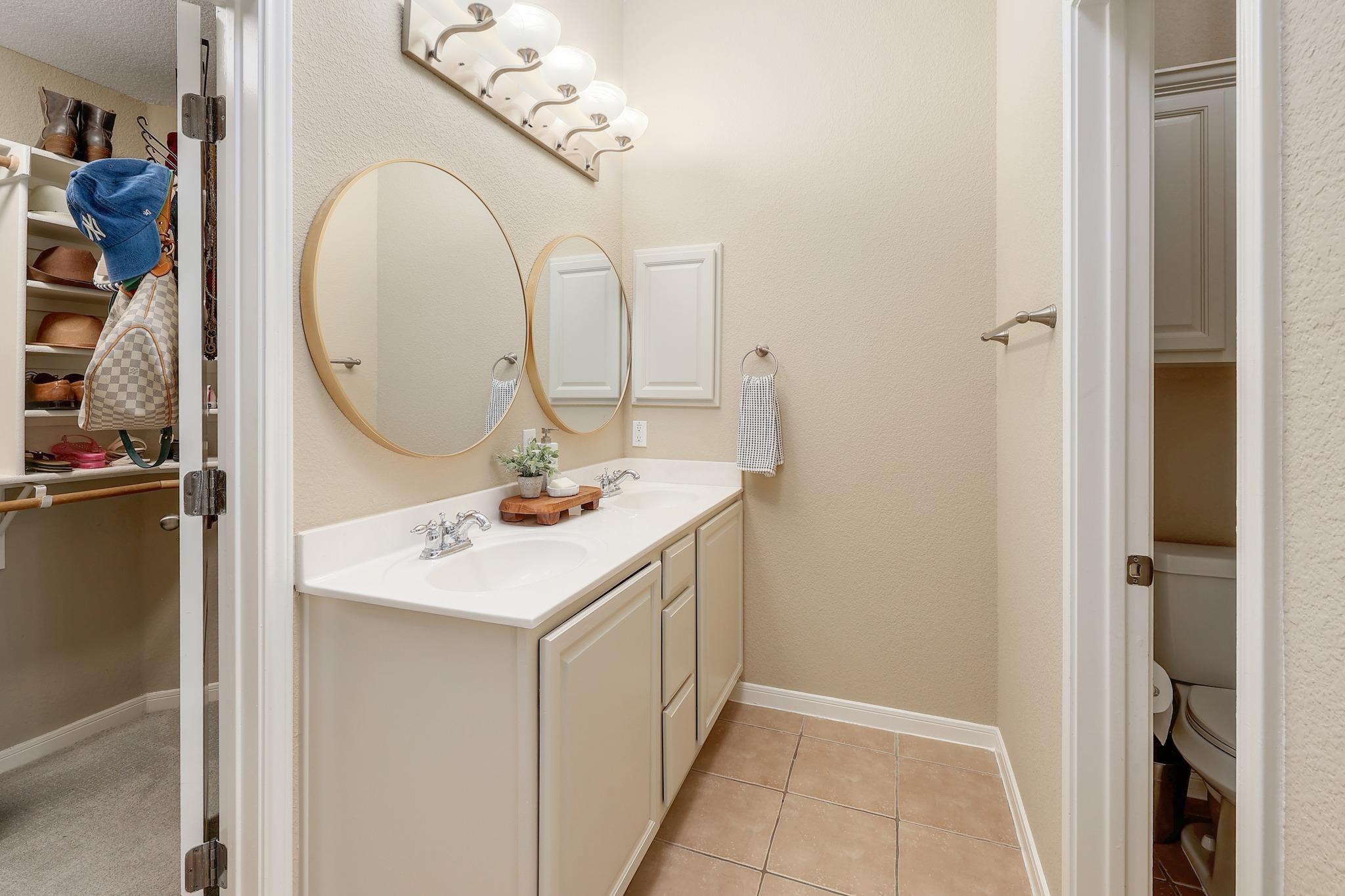 1607 Main St Property Photo 9