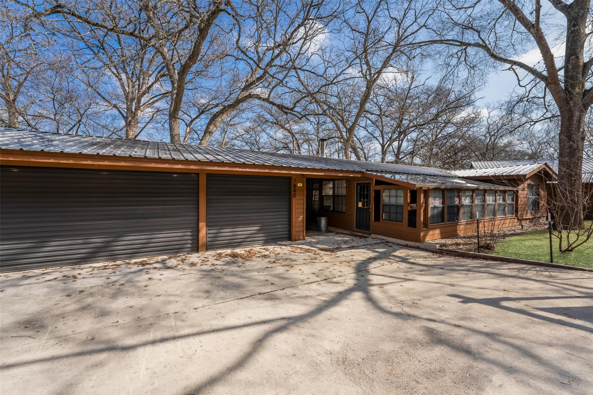 7840 River Rd Property Photo 9