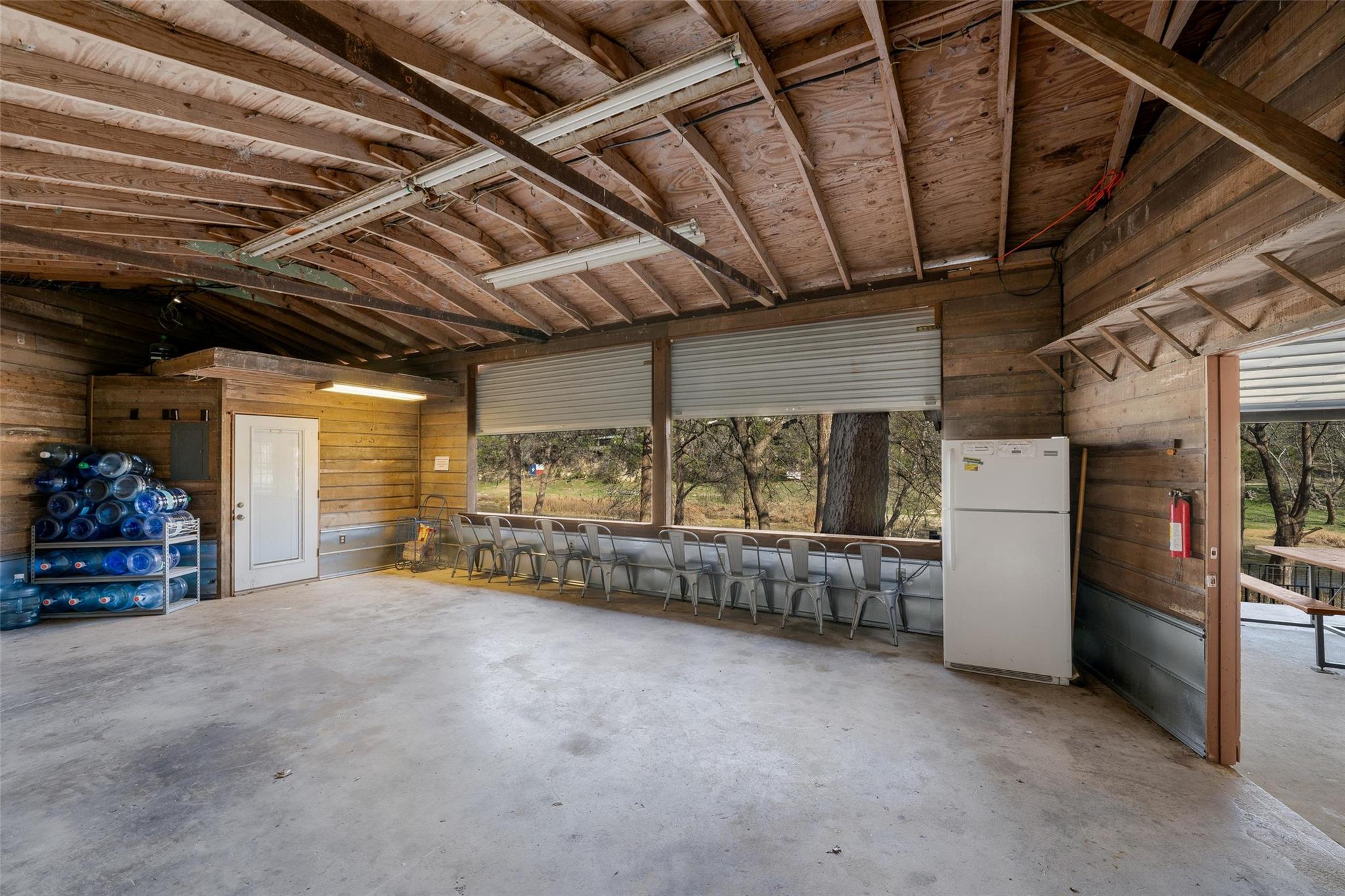 7840 River Rd Property Photo 10