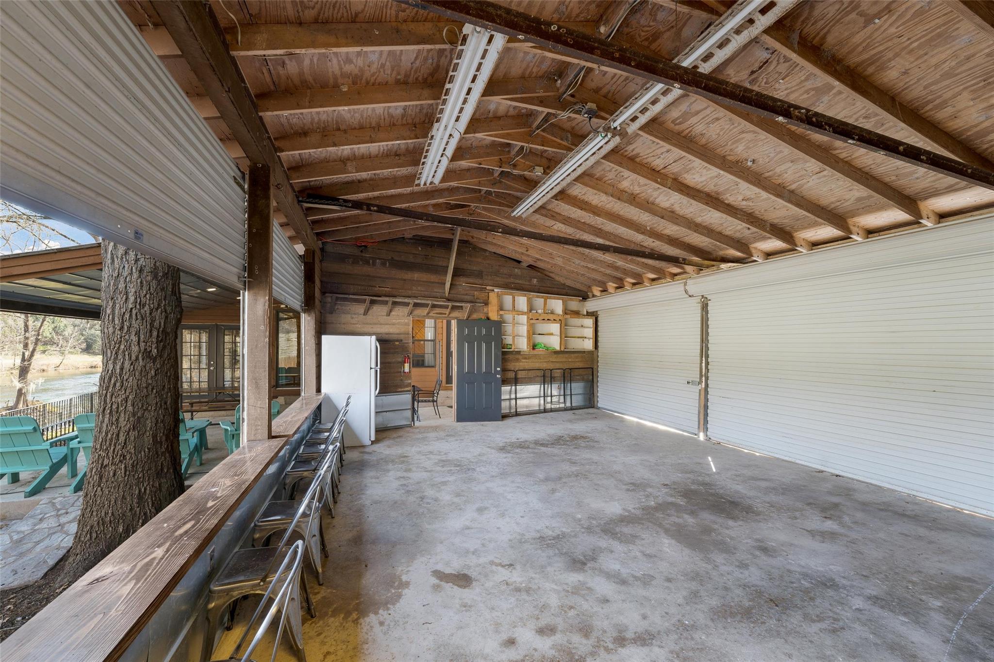 7840 River Rd Property Photo 11