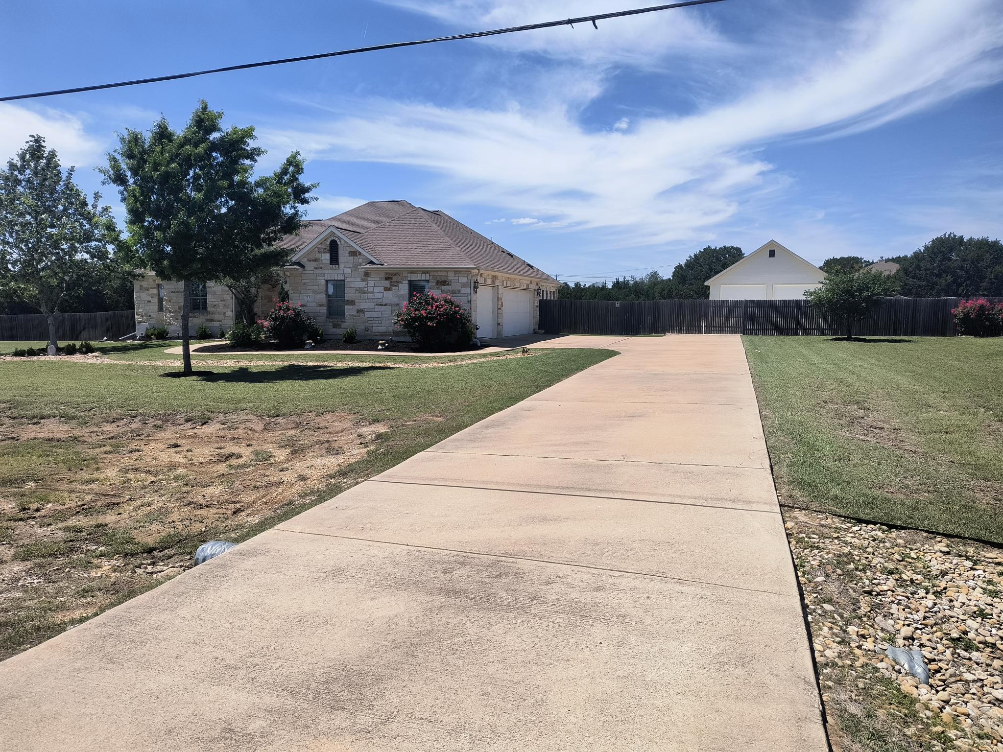 213 Dawn Dr Property Photo 2