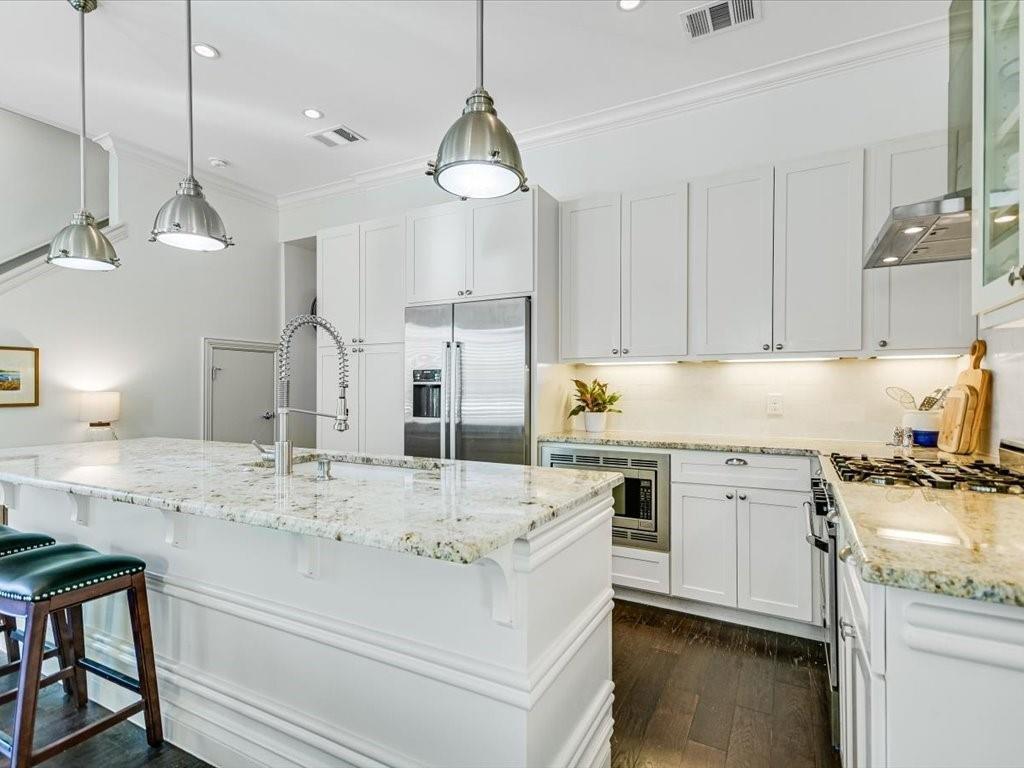 800 Rosedale Ter #b Property Photo 11