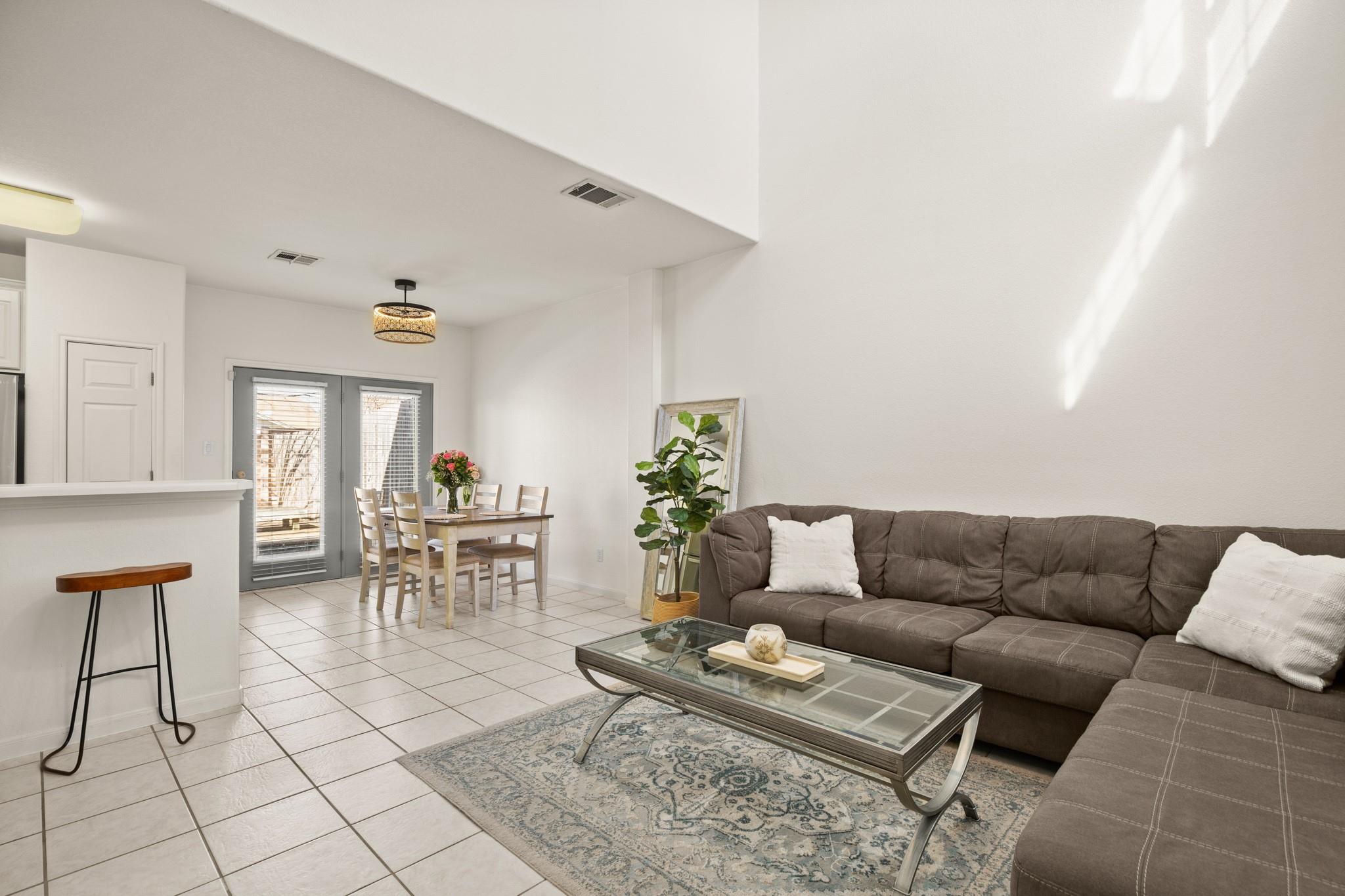2100 Pipers Field Dr #33 Property Photo 4