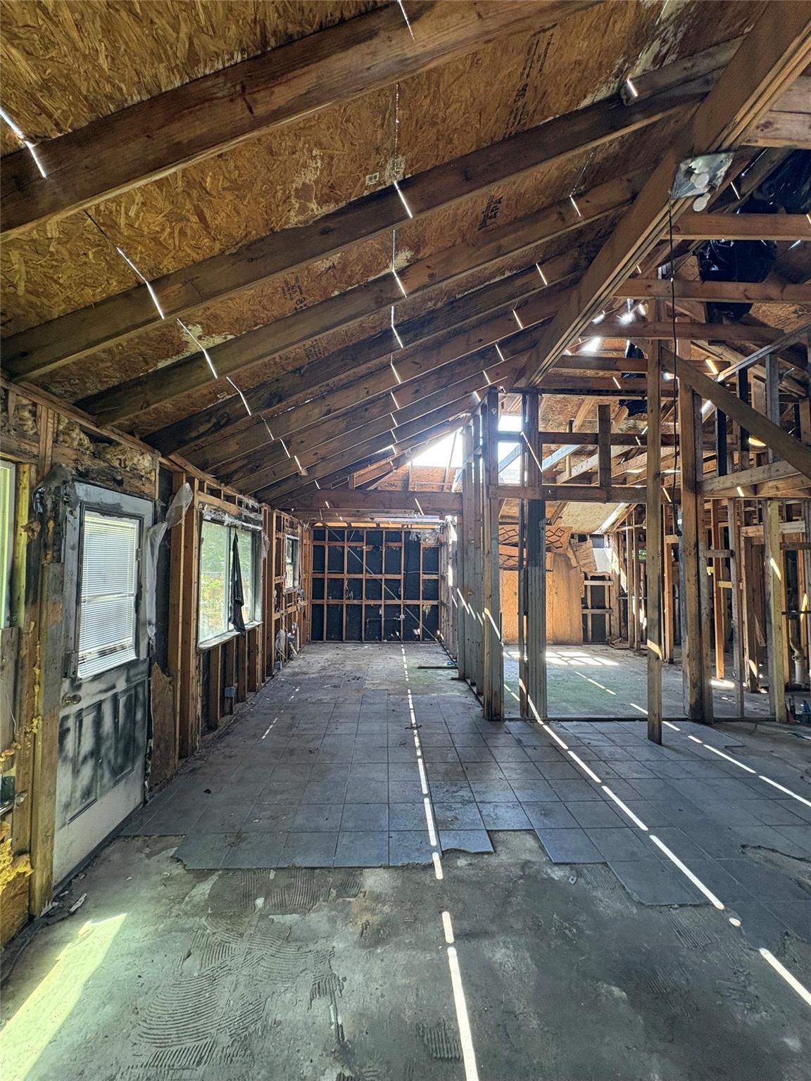 205 Barberry Dr Property Photo 8