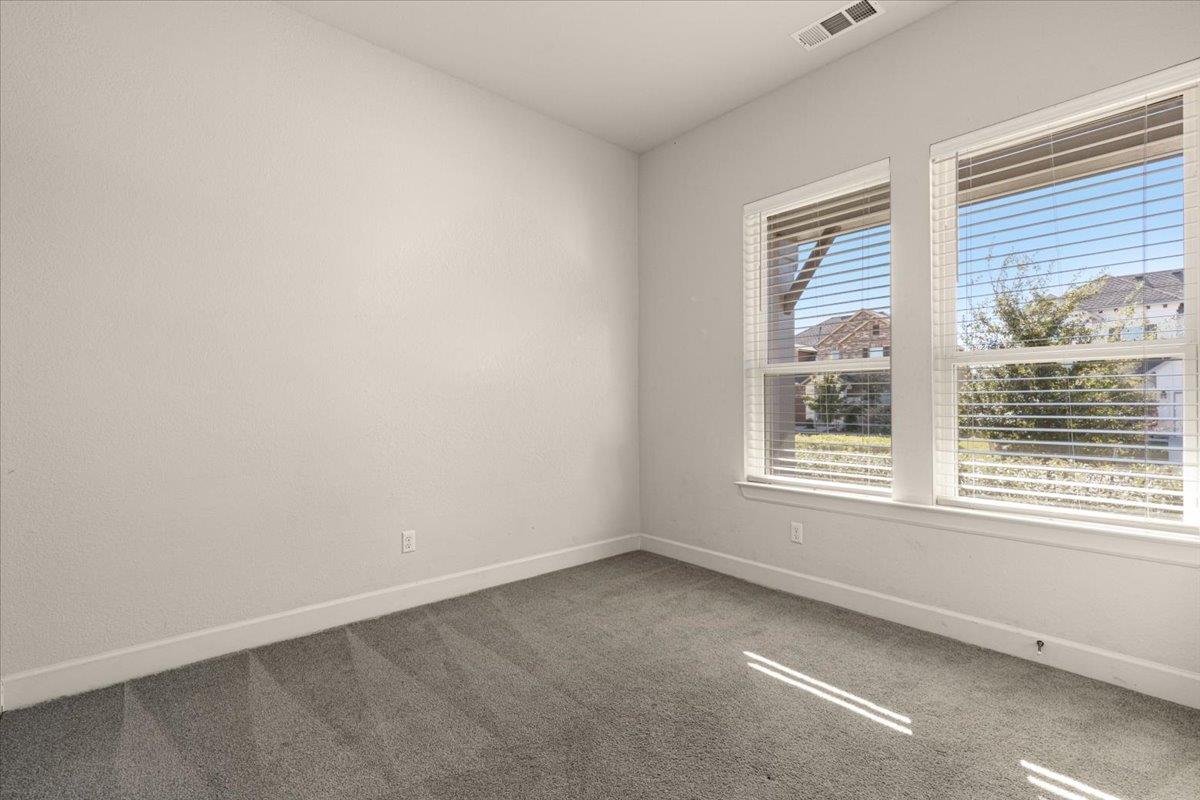 908 Knowles Dr Property Photo 20