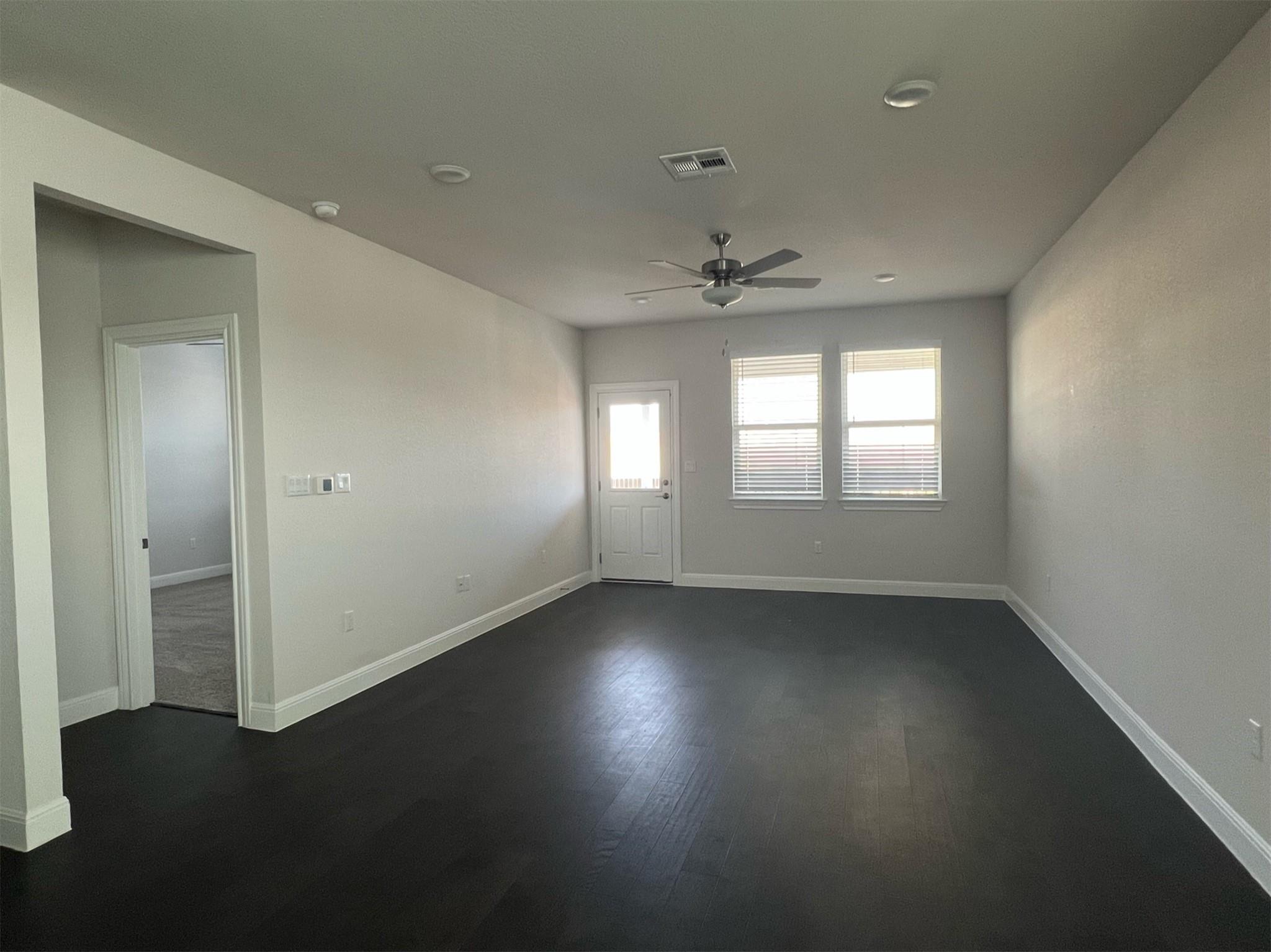 15501 Ellinger Dr Property Photo 5