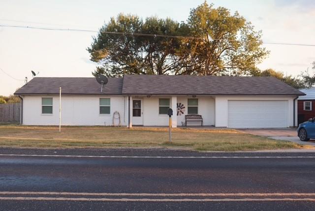913 7th St Property Photo 2