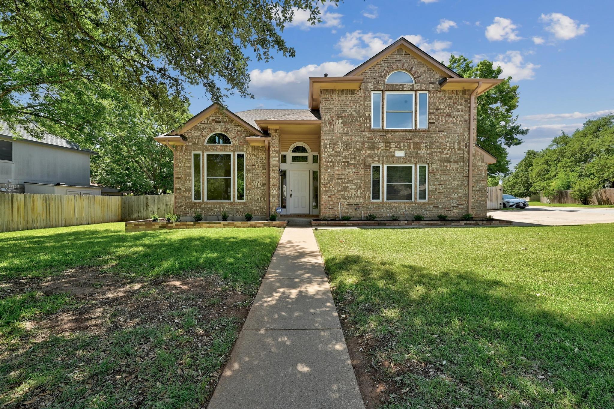 1605 Woods Blvd Property Photo