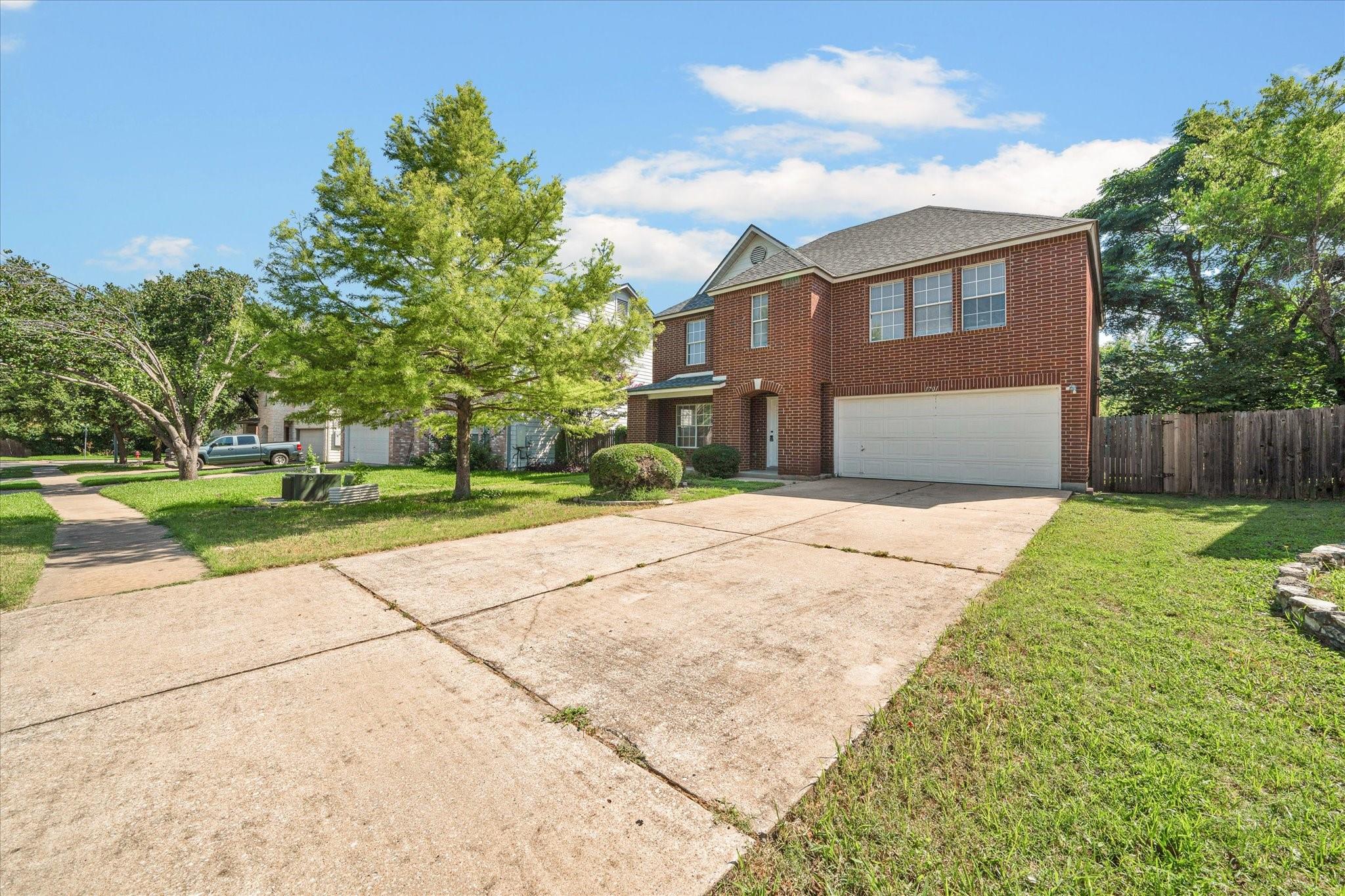 1701 Balsam Way Property Photo 1