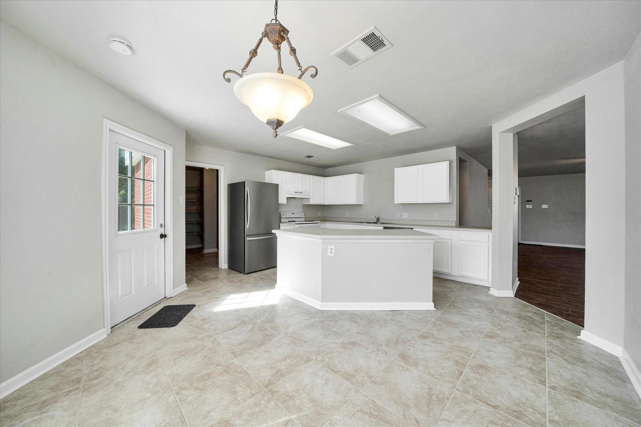 1701 Balsam Way Property Photo 9