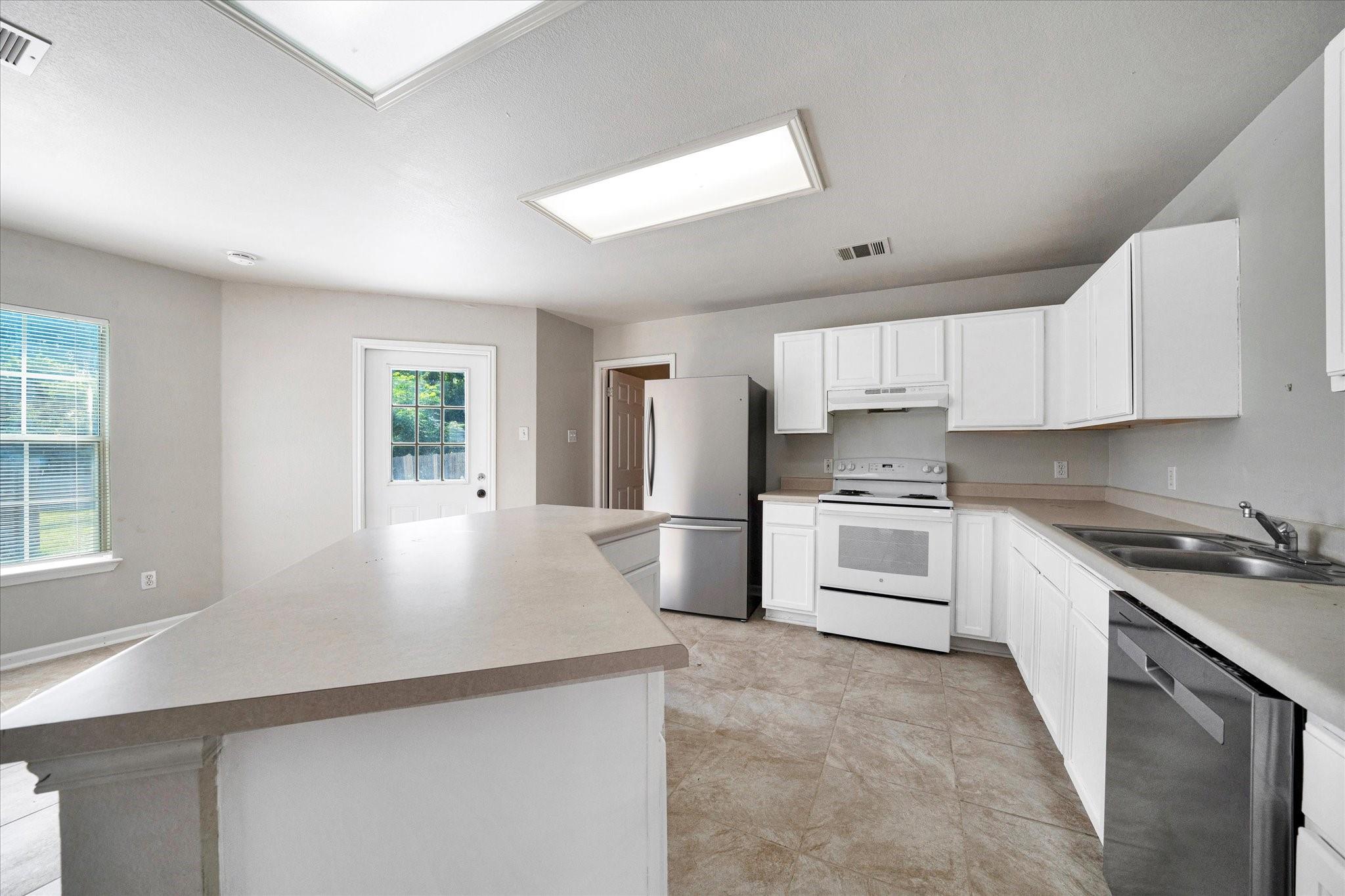 1701 Balsam Way Property Photo 12