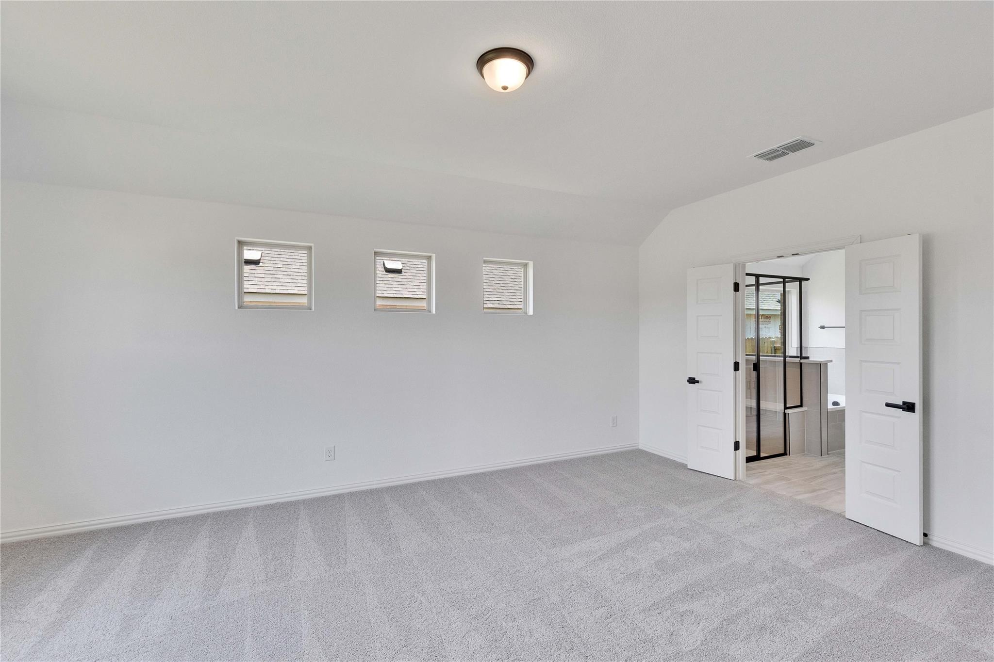 121 Palomino Park Dr Property Photo 6