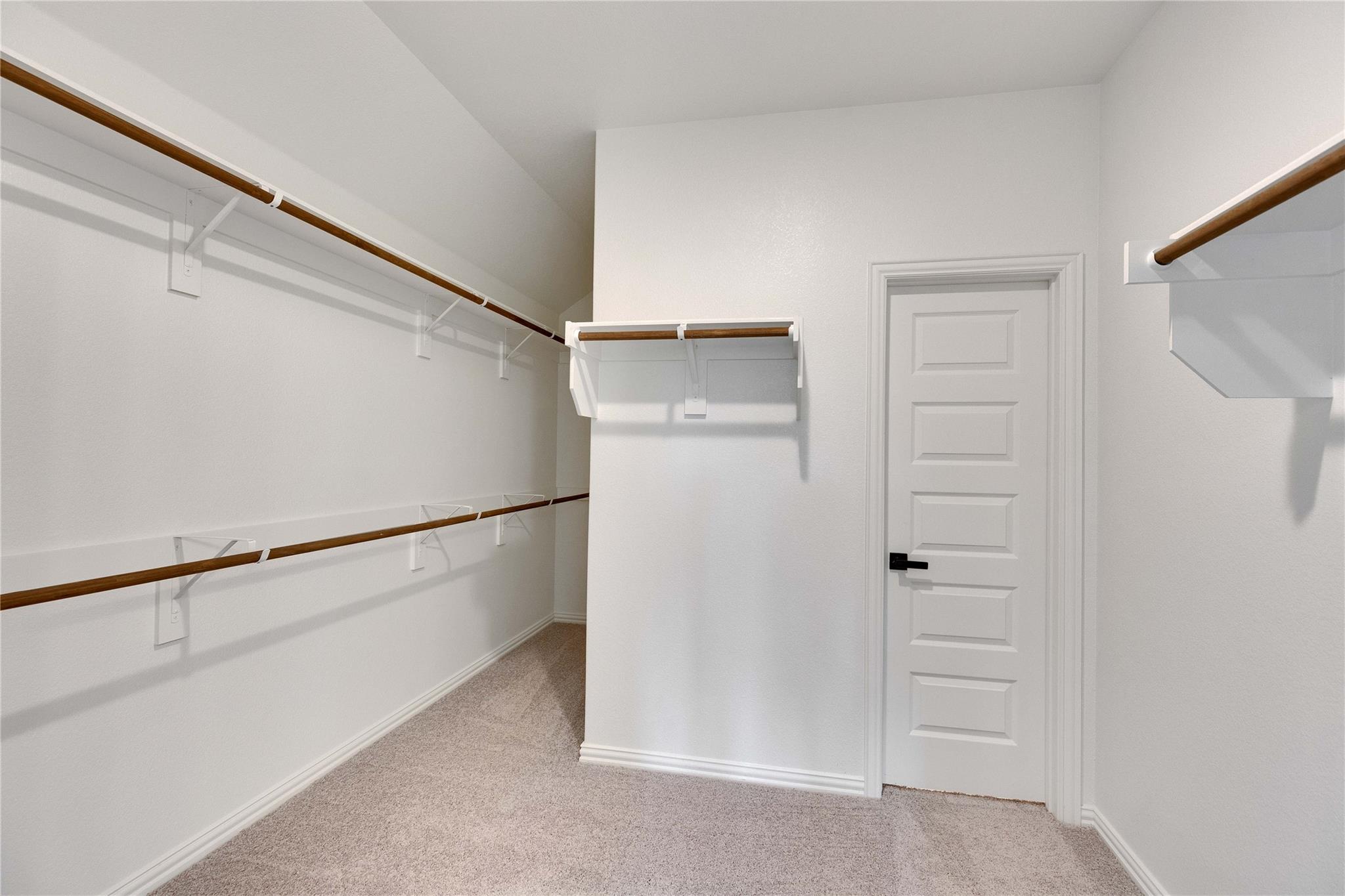 121 Palomino Park Dr Property Photo 9