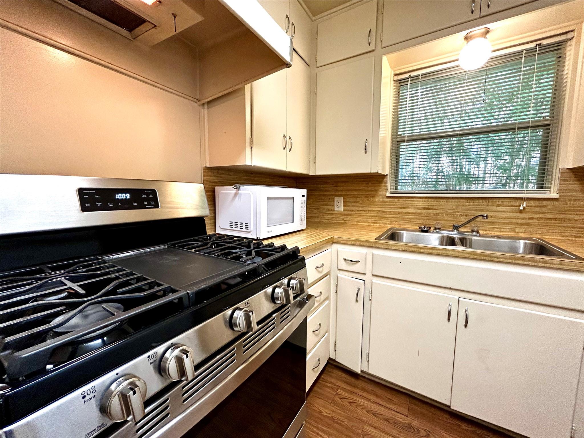 607 Bellevue Pl #a Property Photo 8