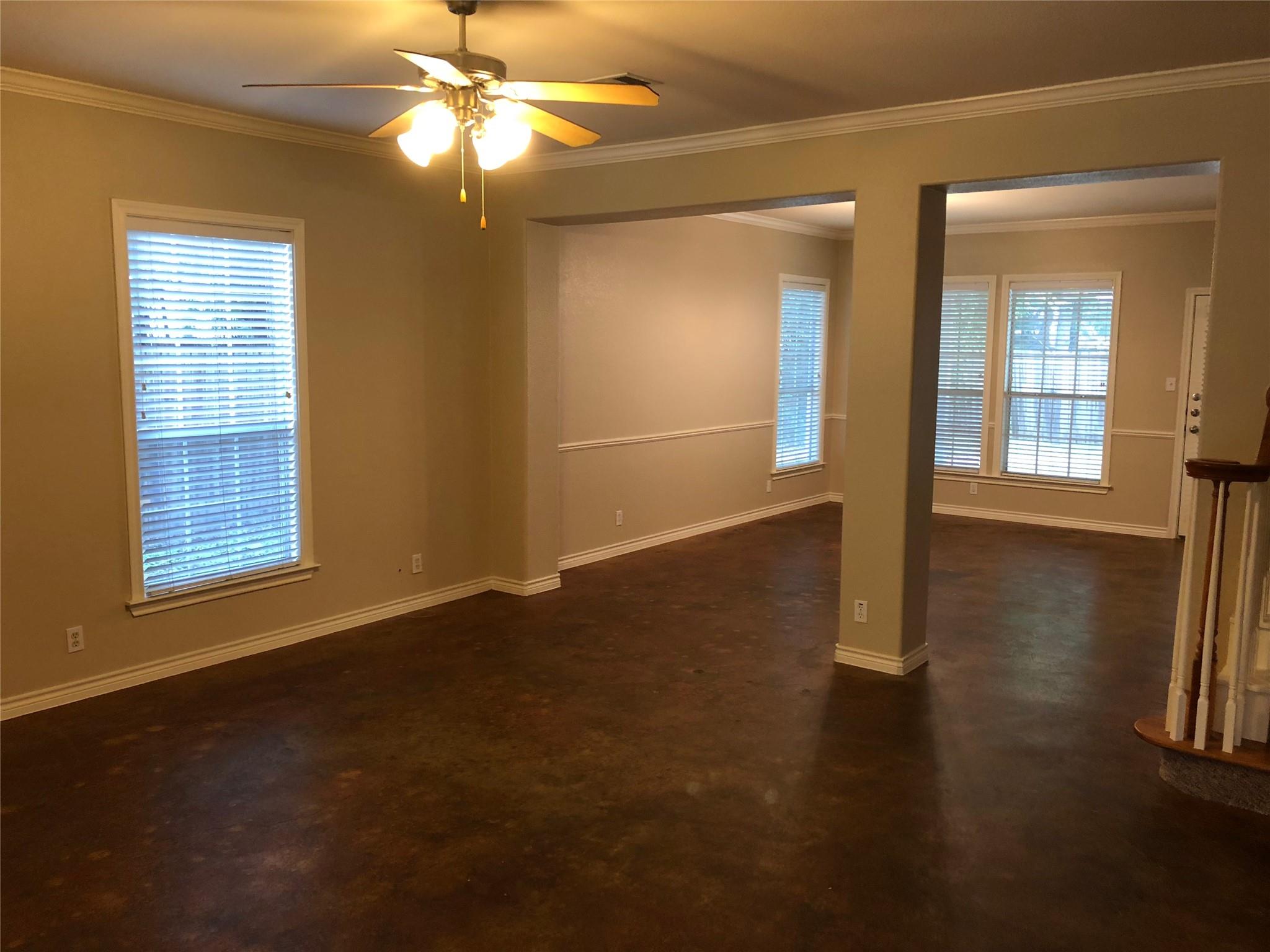 504 W North Loop Blvd #a Property Photo 3