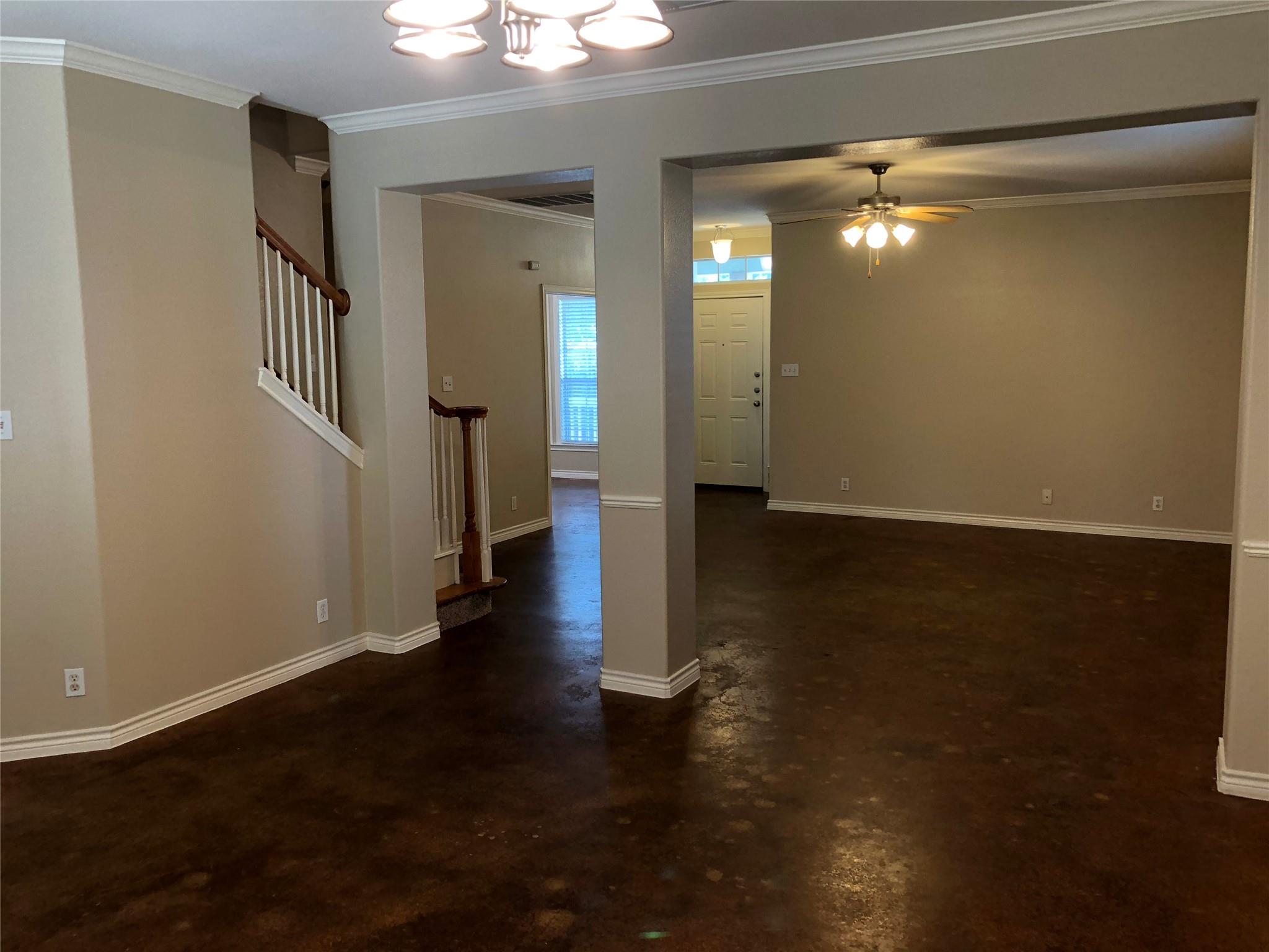 504 W North Loop Blvd #a Property Photo 7