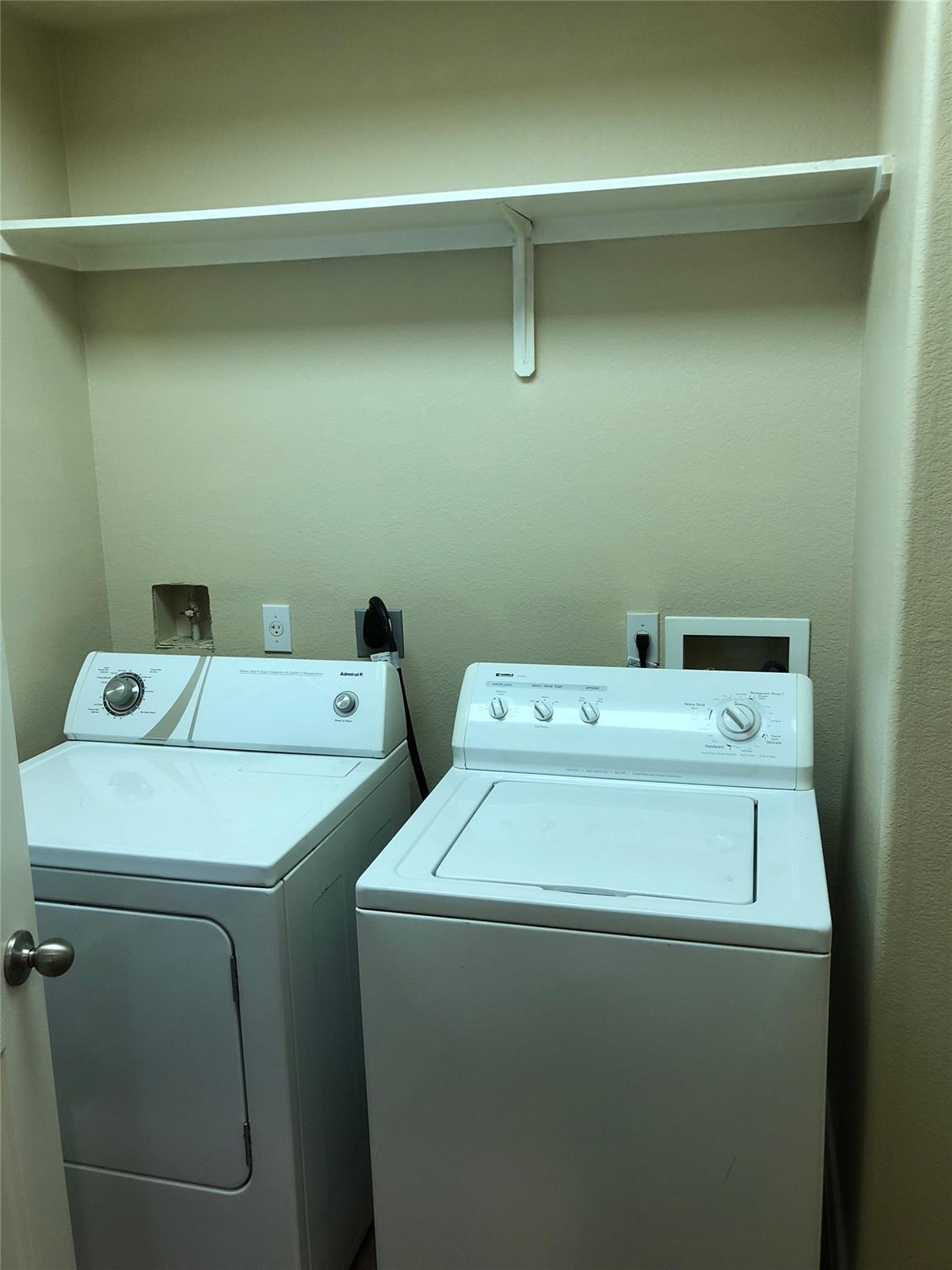504 W North Loop Blvd #a Property Photo 10
