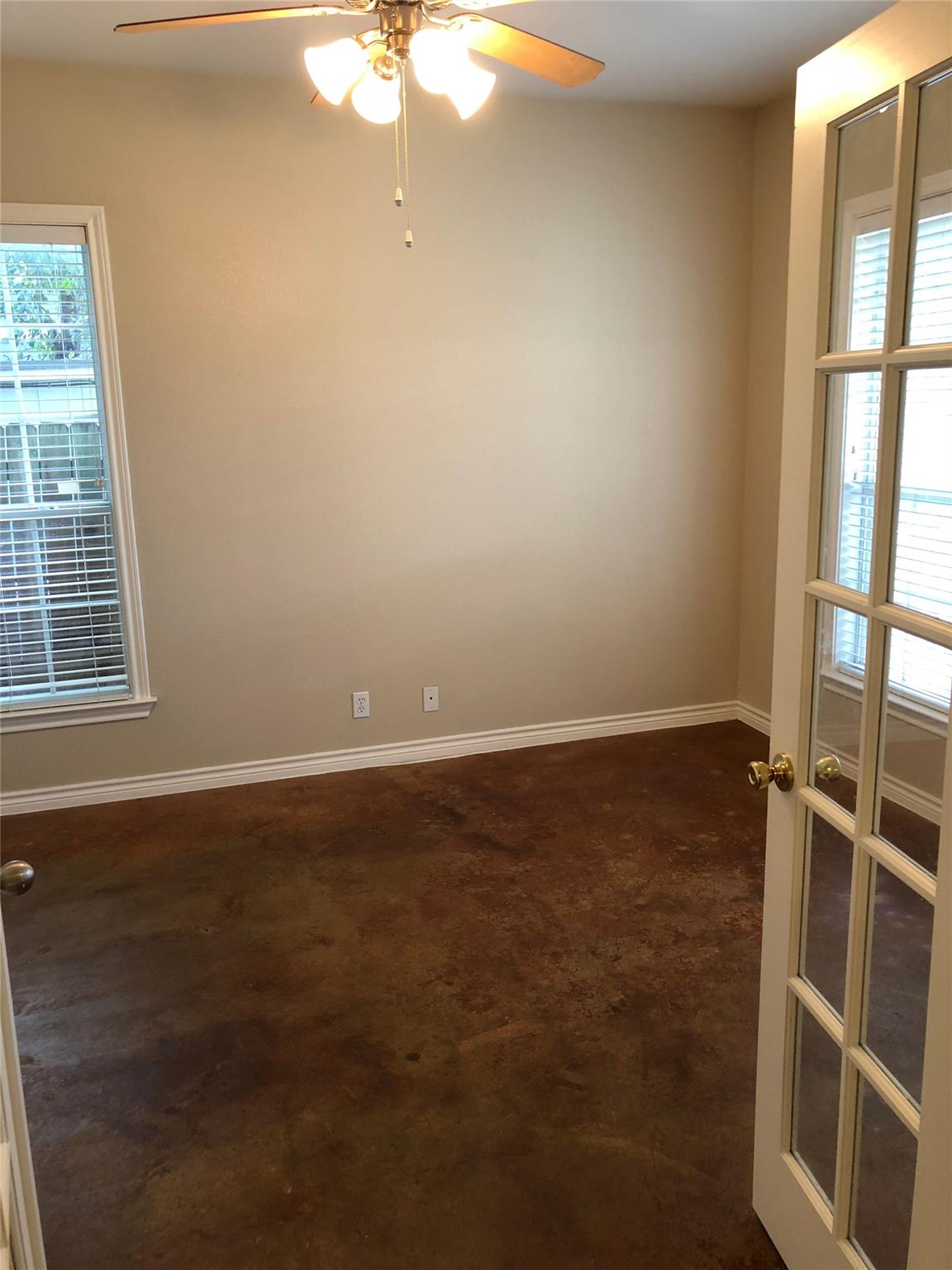 504 W North Loop Blvd #a Property Photo 14