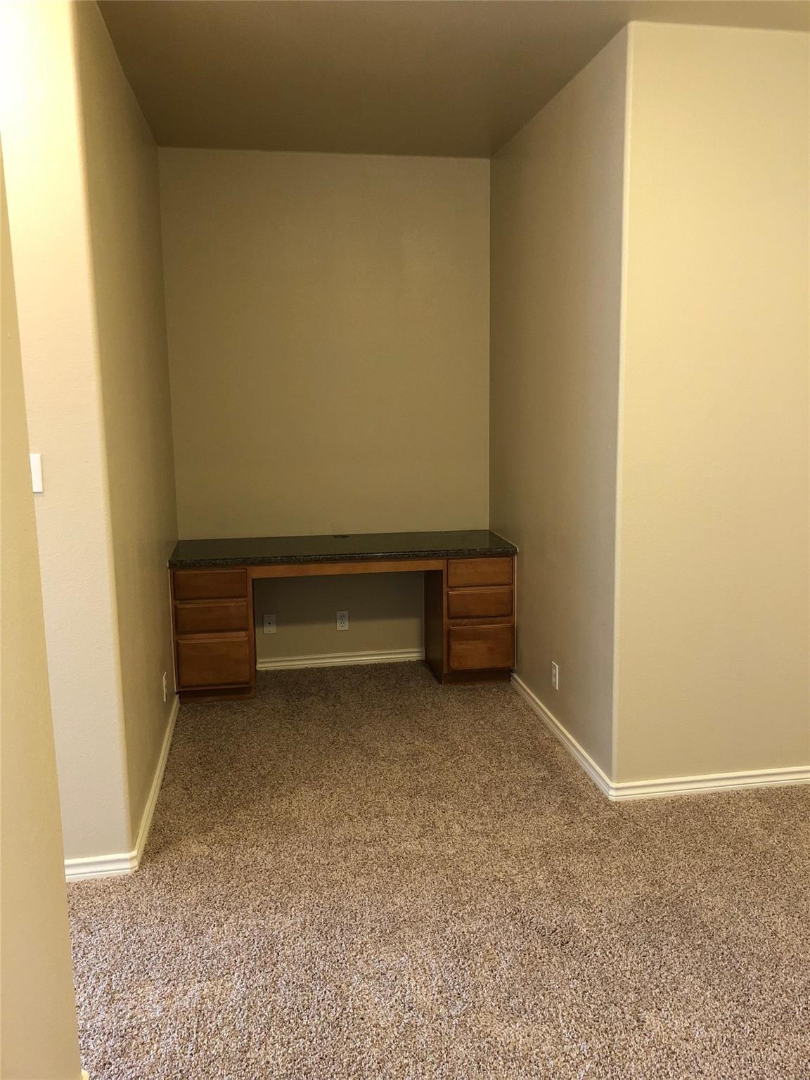 504 W North Loop Blvd #a Property Photo 19