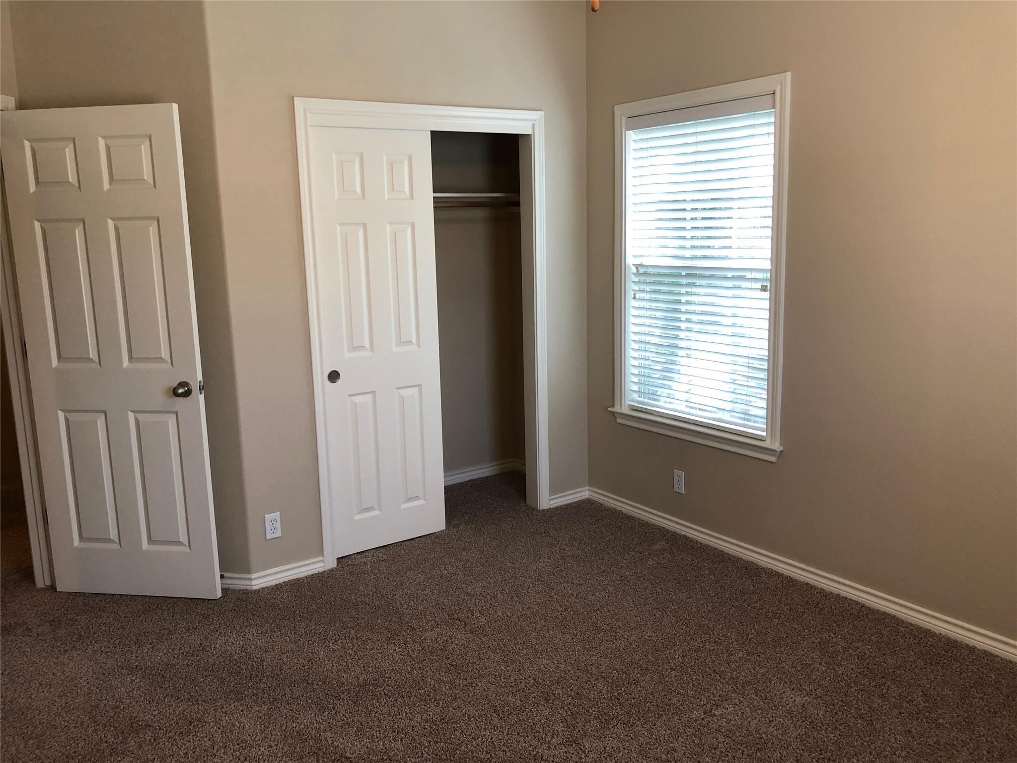504 W North Loop Blvd #a Property Photo 23