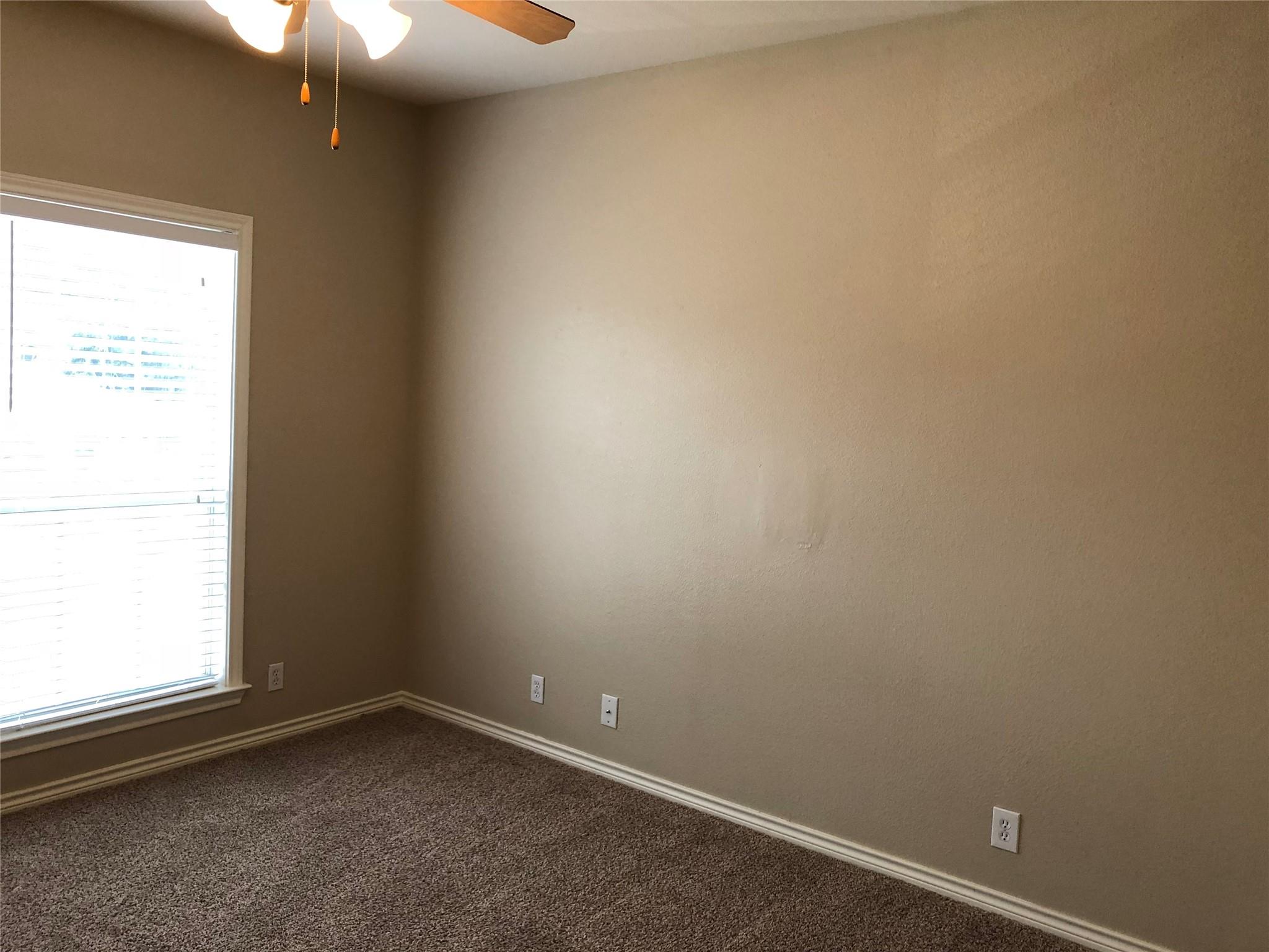 504 W North Loop Blvd #a Property Photo 25