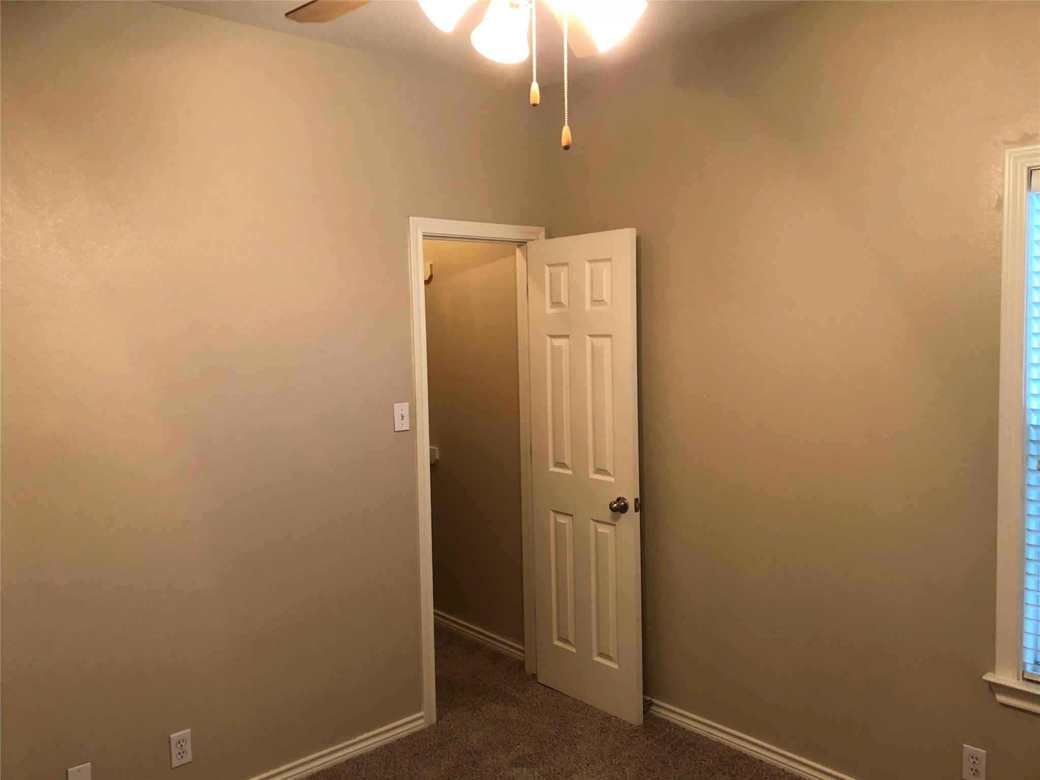 504 W North Loop Blvd #a Property Photo 28
