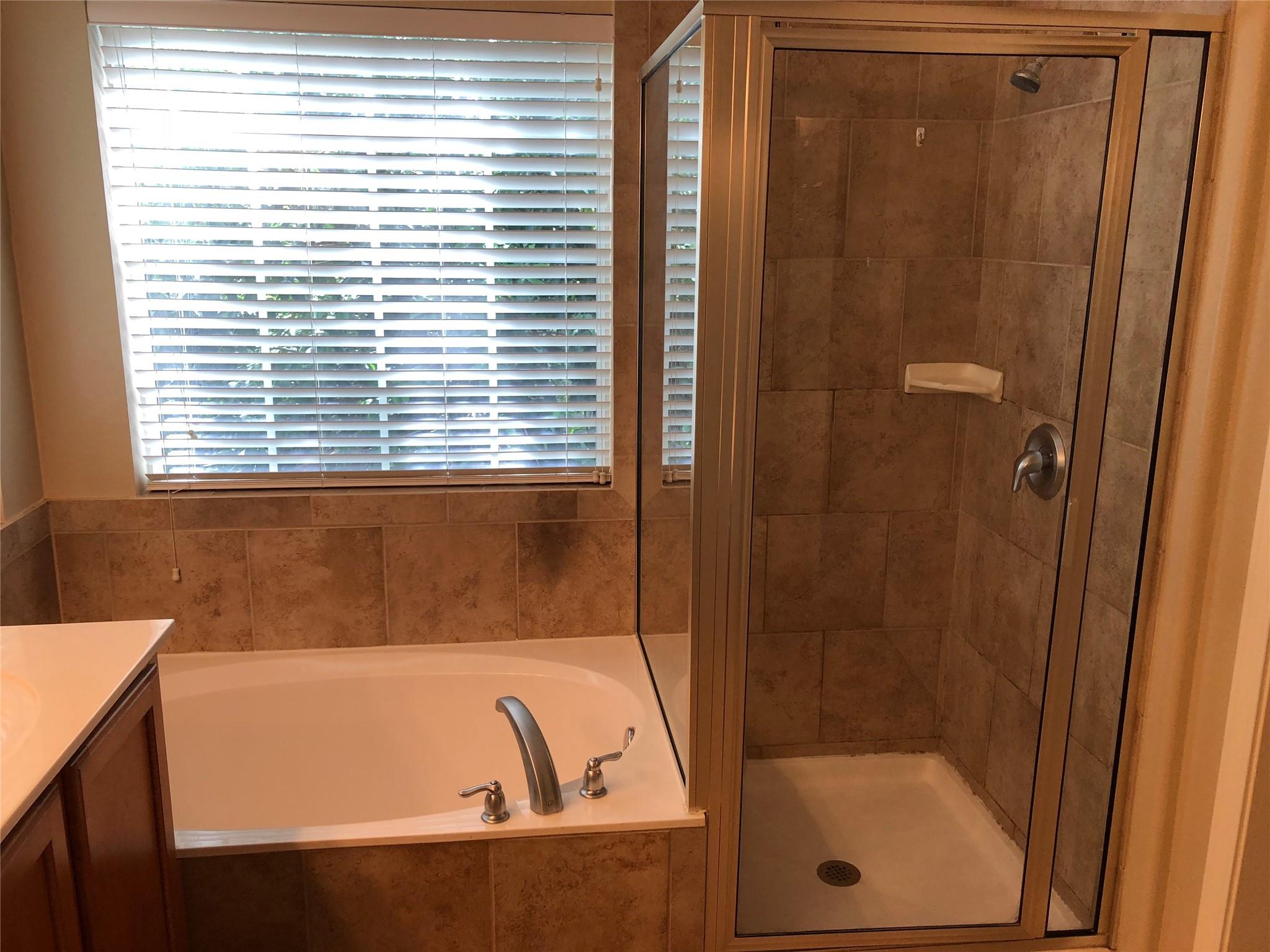 504 W North Loop Blvd #a Property Photo 35