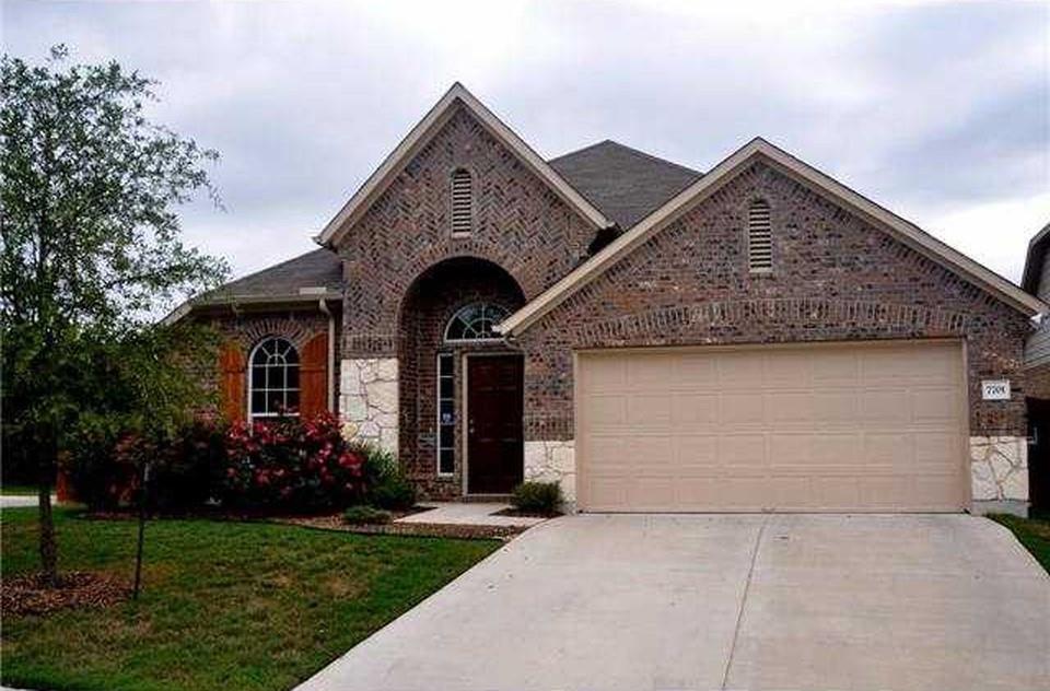 7701 Huddleston Ln Property Photo