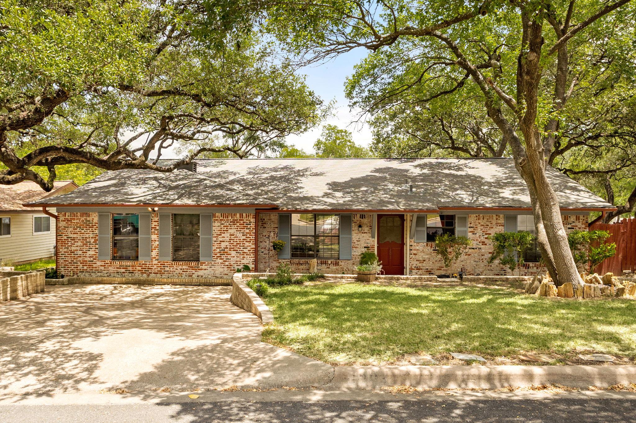 6203 Greentree Ln Property Photo 1