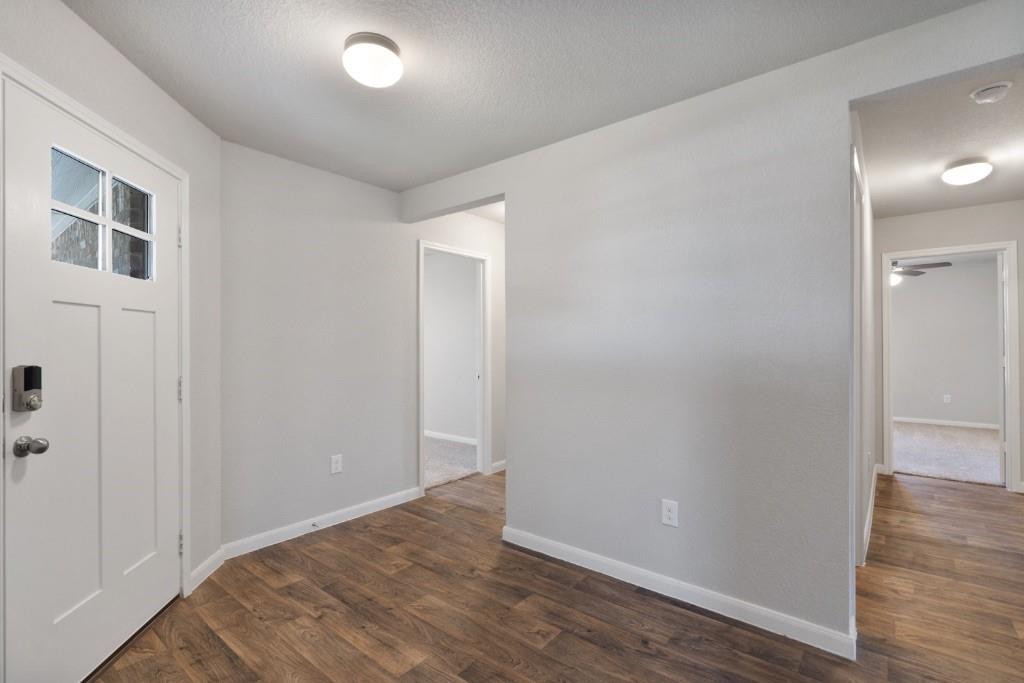 1007 Pembroke Ct Property Photo 5