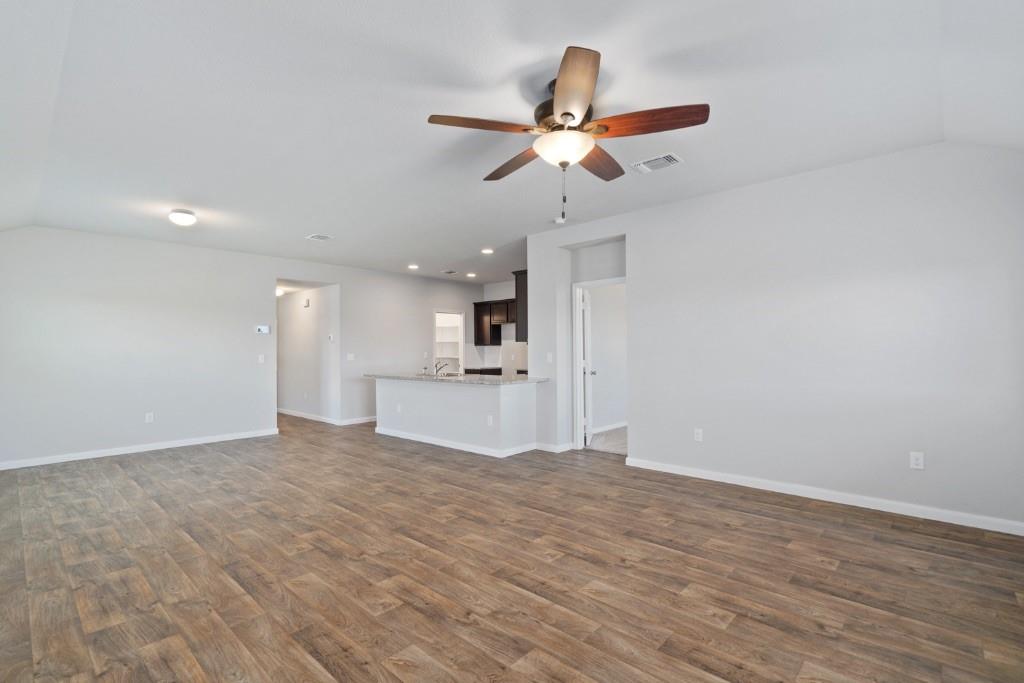 1007 Pembroke Ct Property Photo 12