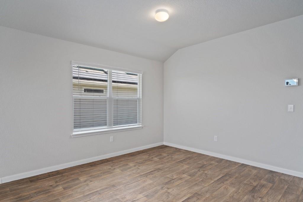 1007 Pembroke Ct Property Photo 13