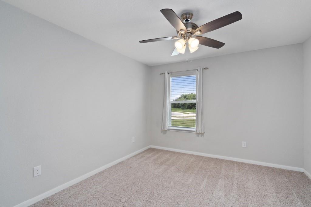 1007 Pembroke Ct Property Photo 23