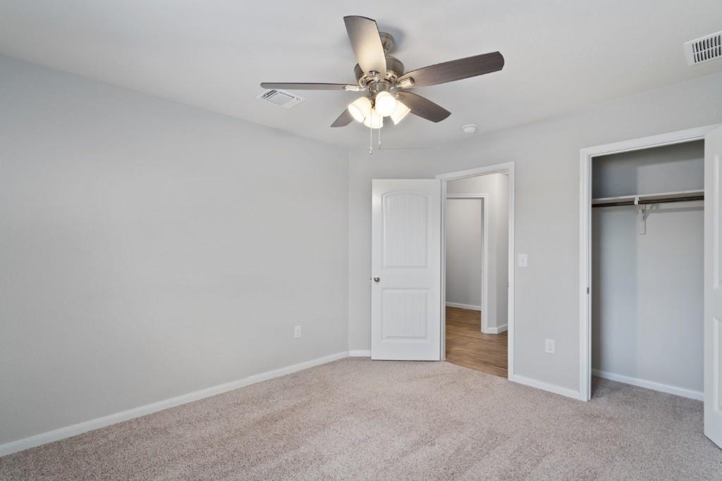 1007 Pembroke Ct Property Photo 24