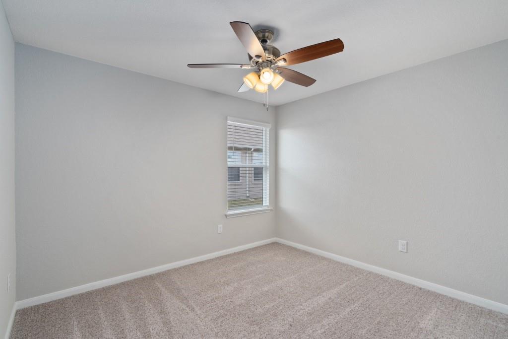 1007 Pembroke Ct Property Photo 25