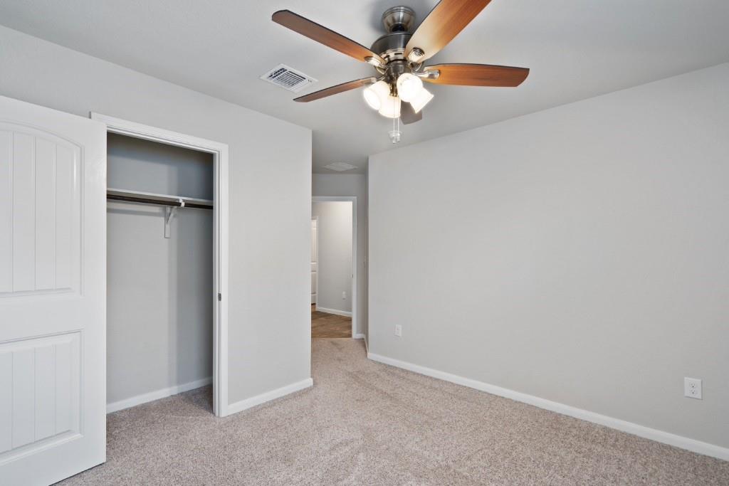 1007 Pembroke Ct Property Photo 26