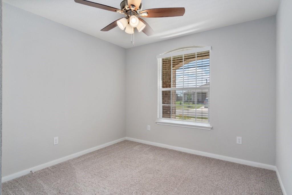 1007 Pembroke Ct Property Photo 28