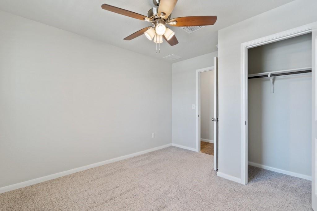1007 Pembroke Ct Property Photo 29