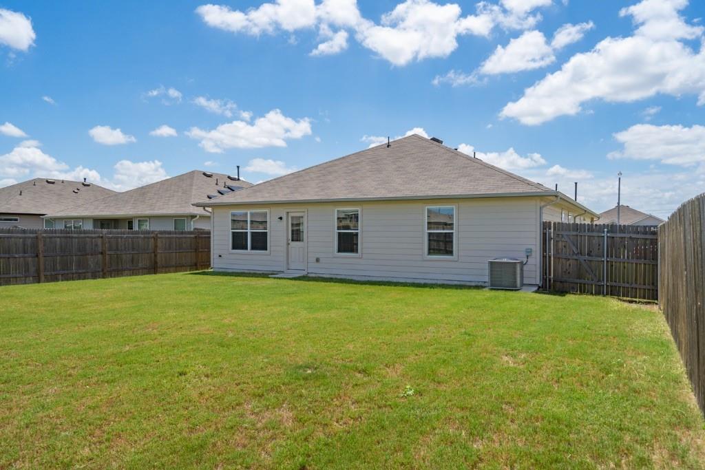 1007 Pembroke Ct Property Photo 33