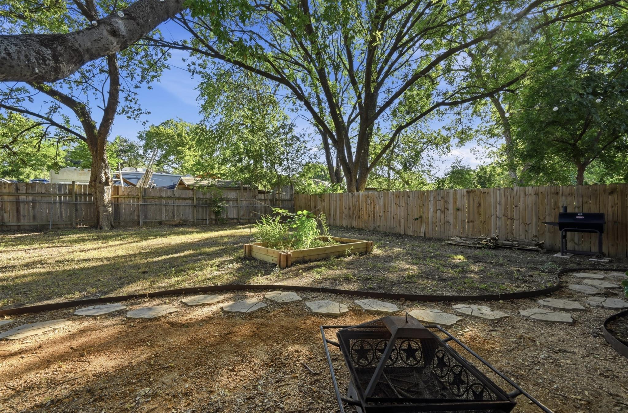 2208 Deadwood Dr Property Photo 26