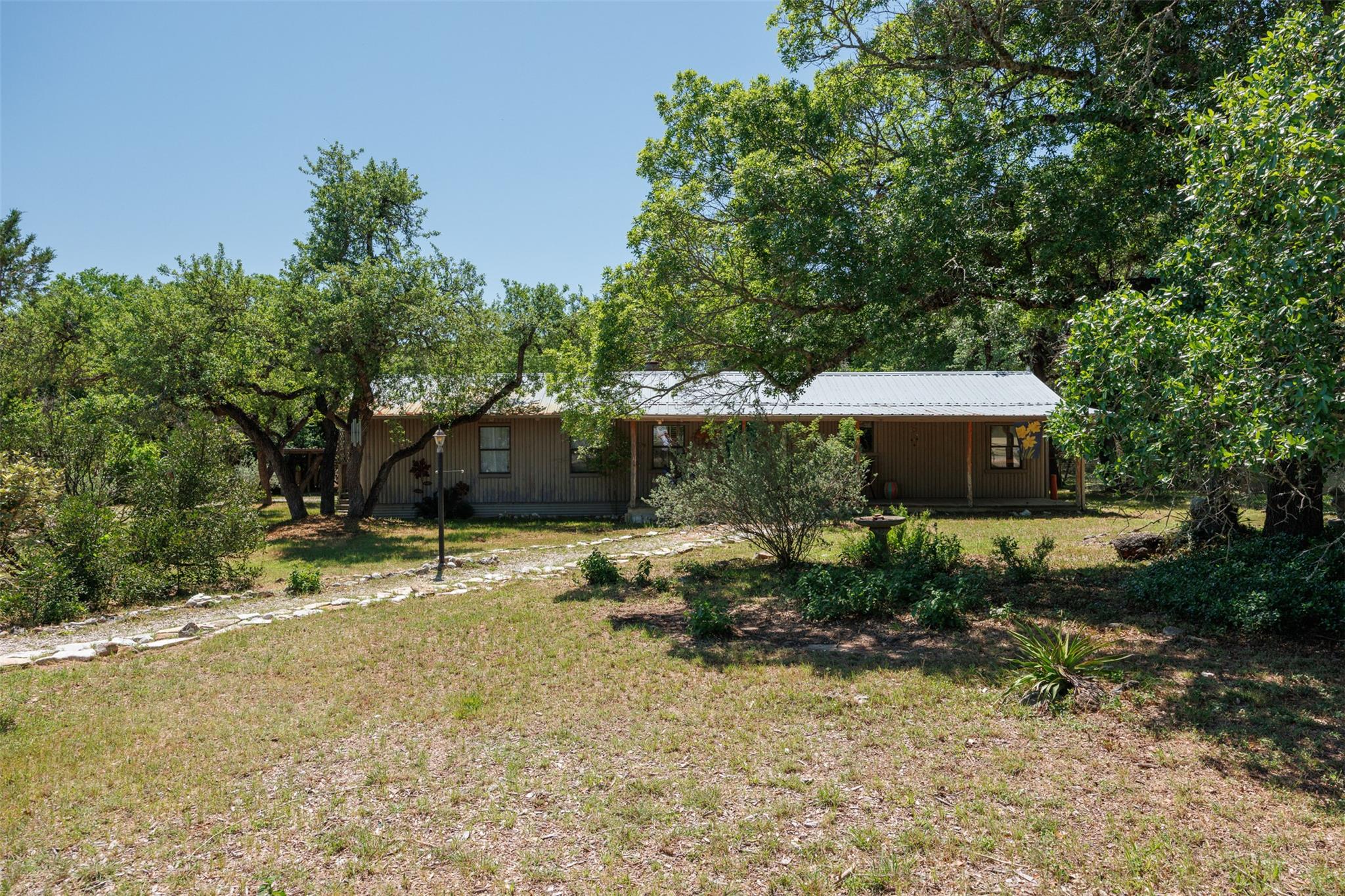 409 Hub DR Property Photo 1